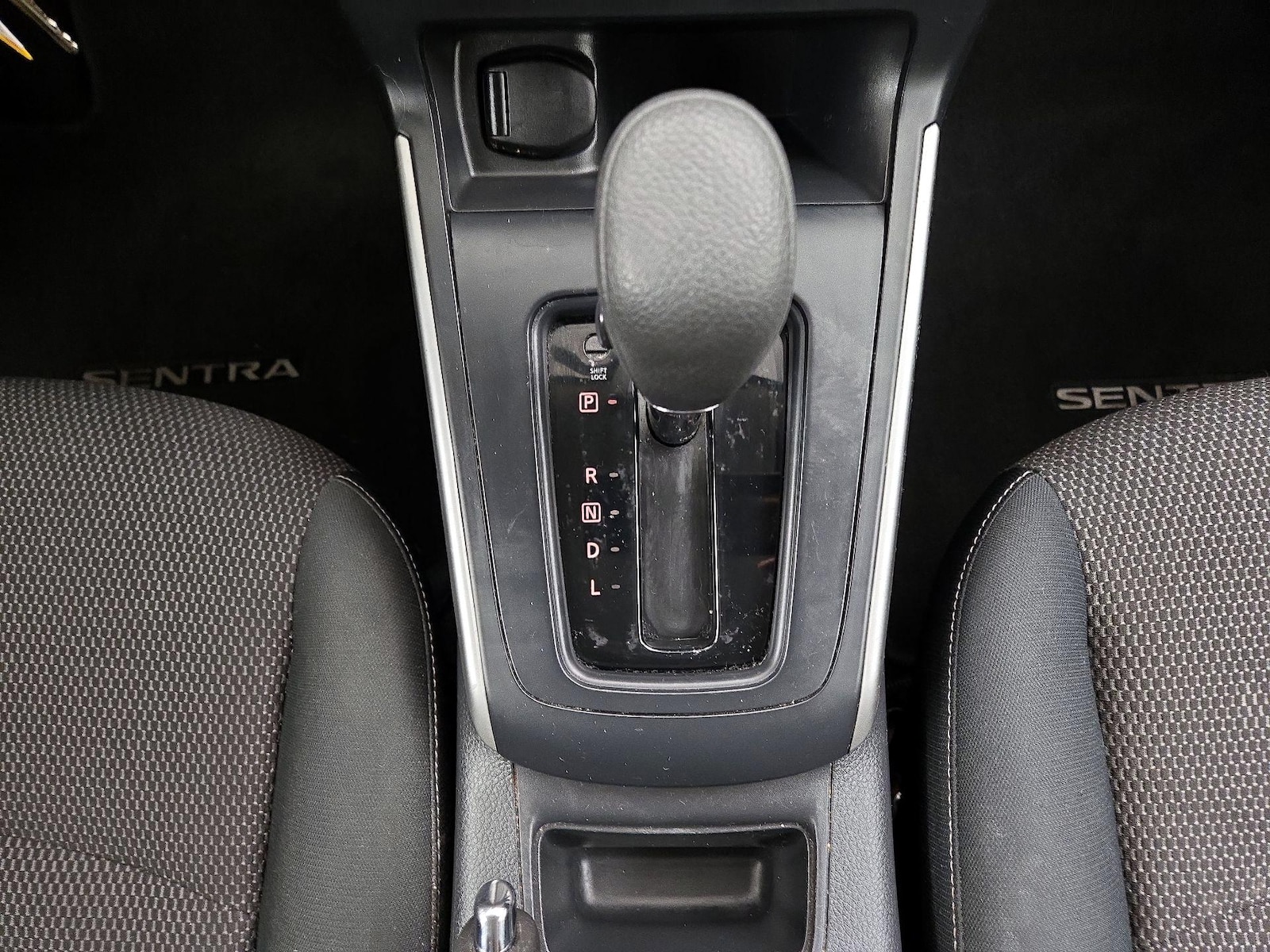 2018 Nissan Sentra S - Photo 18