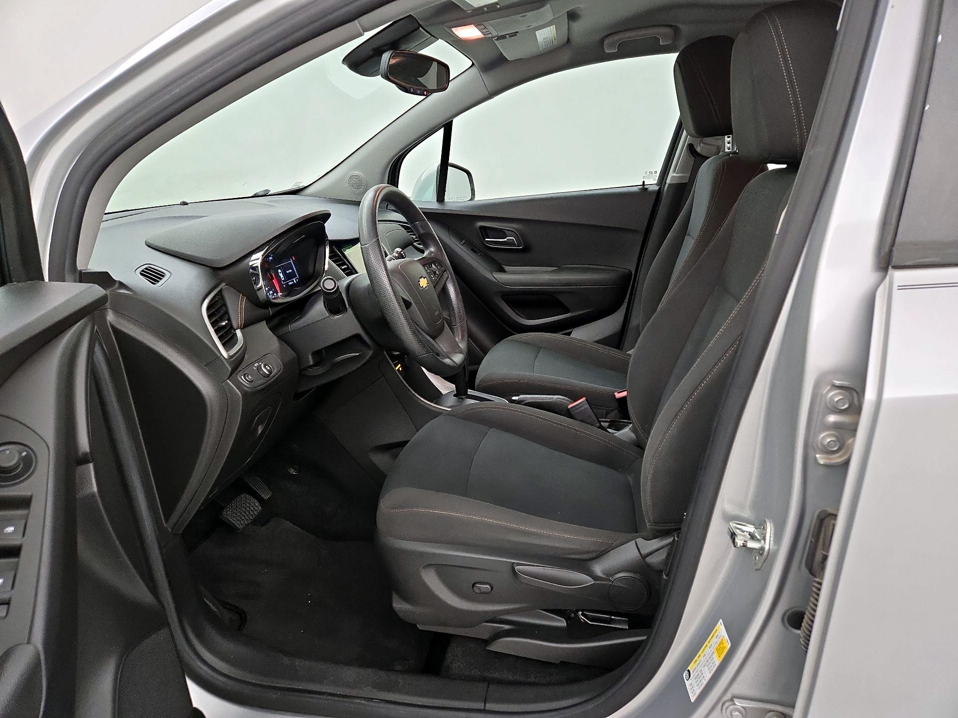 Thumbnail: 2018 Chevrolet Trax - 11