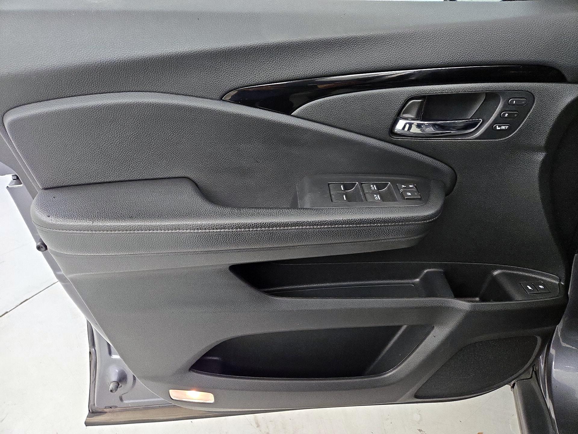 Thumbnail: 2019 Honda Passport - 12