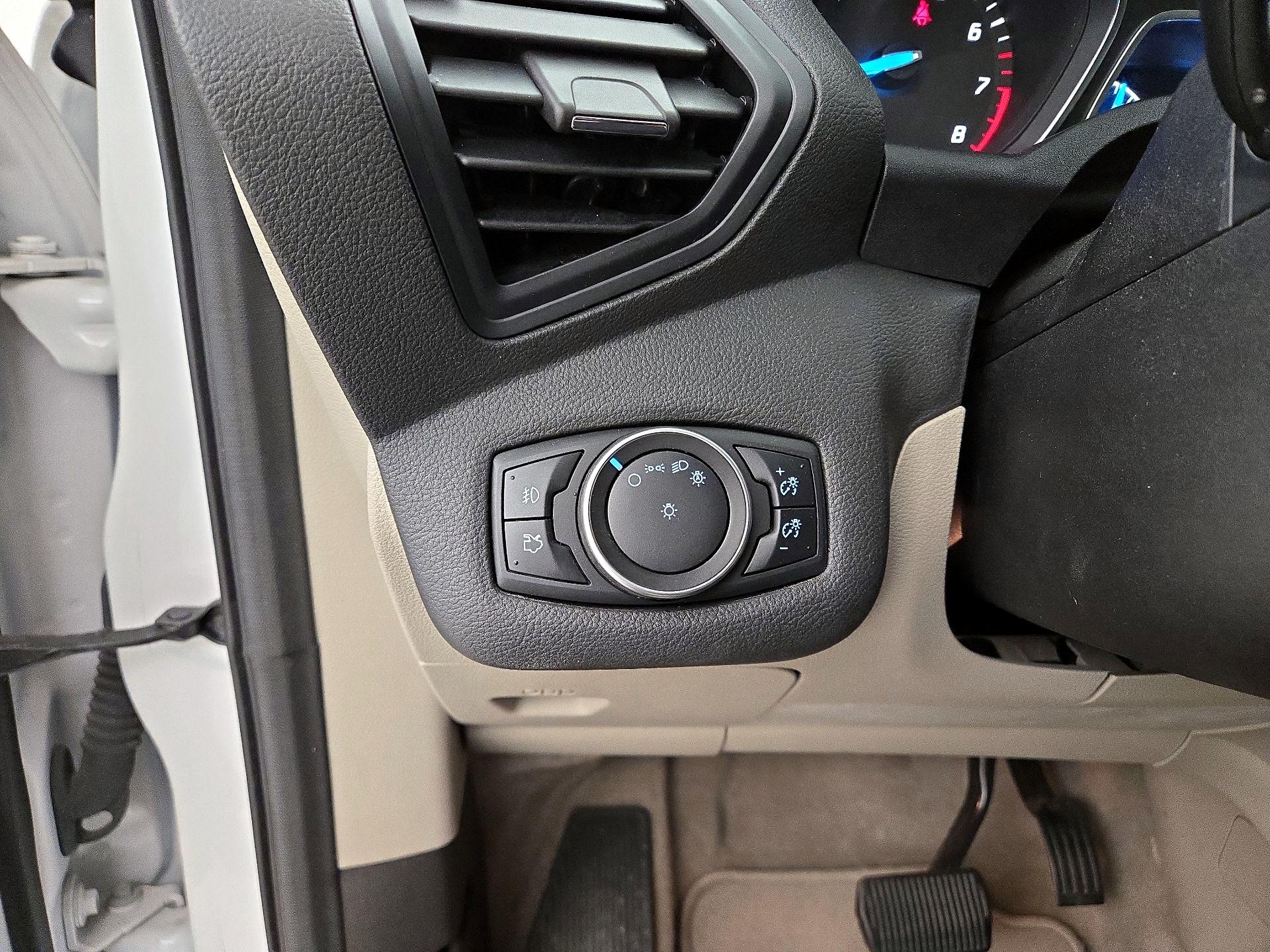 Thumbnail: 2016 Ford Escape - 13