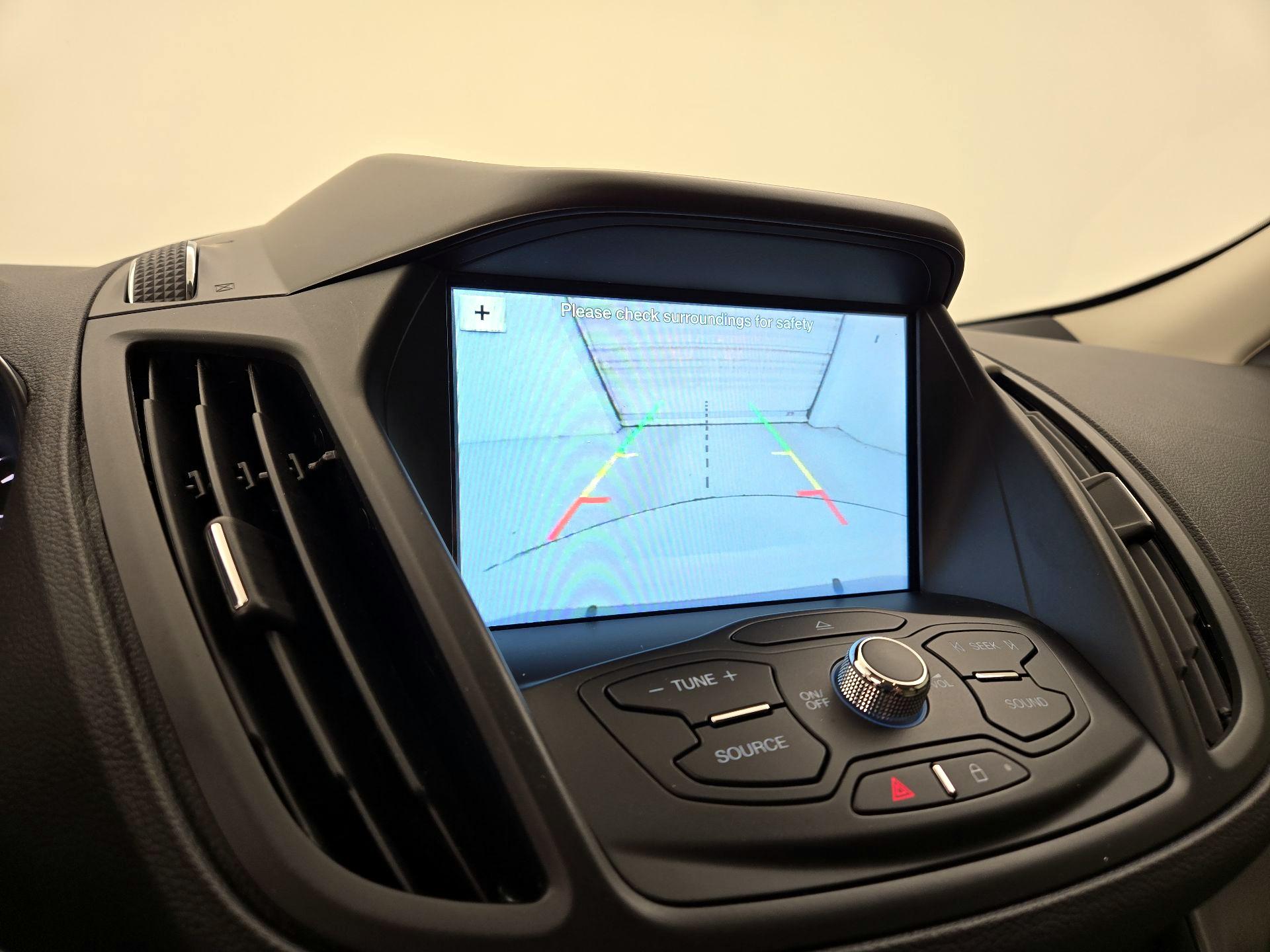 Thumbnail: 2016 Ford Escape - 14