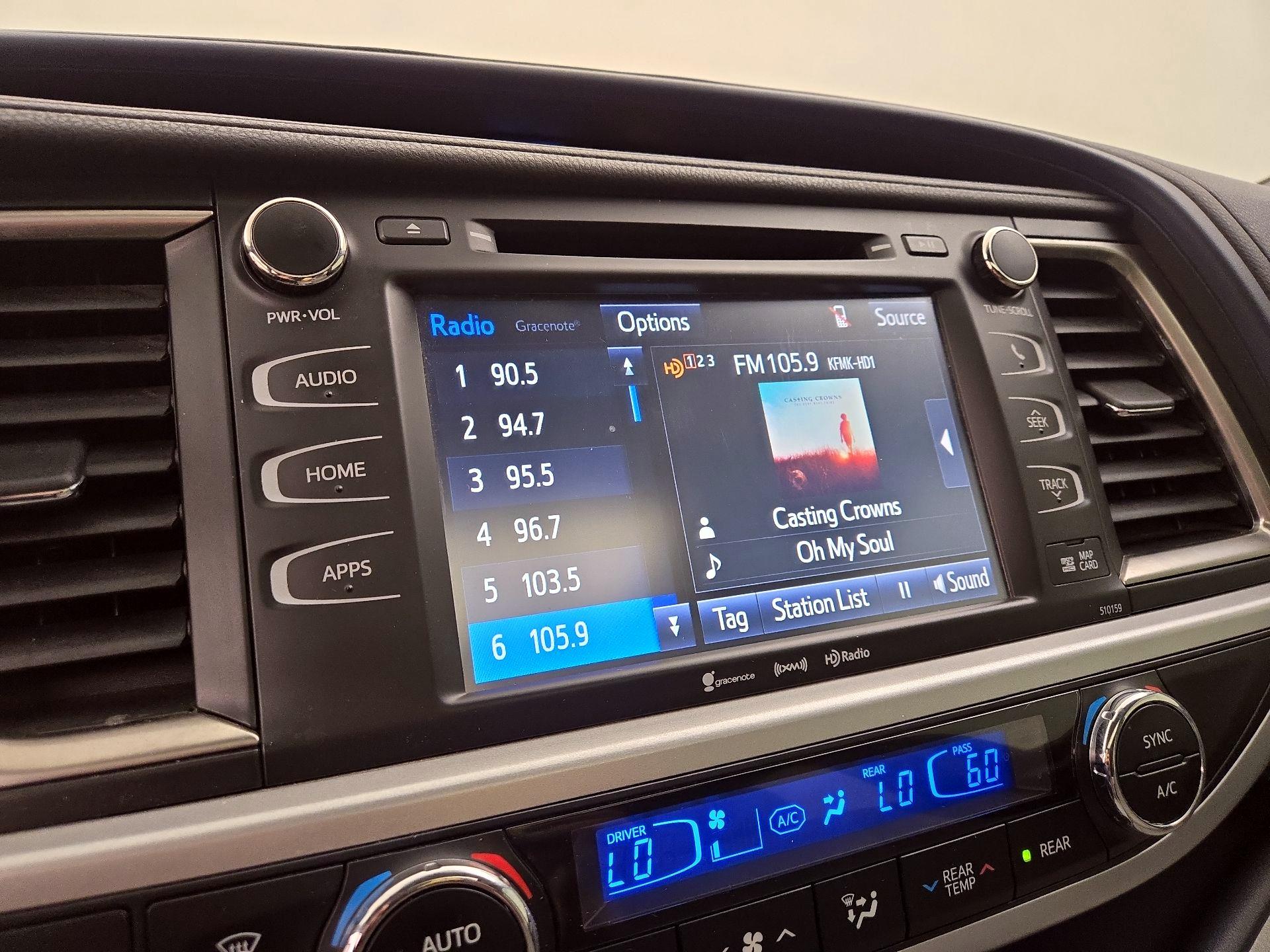 Thumbnail: 2016 Toyota Highlander - 16