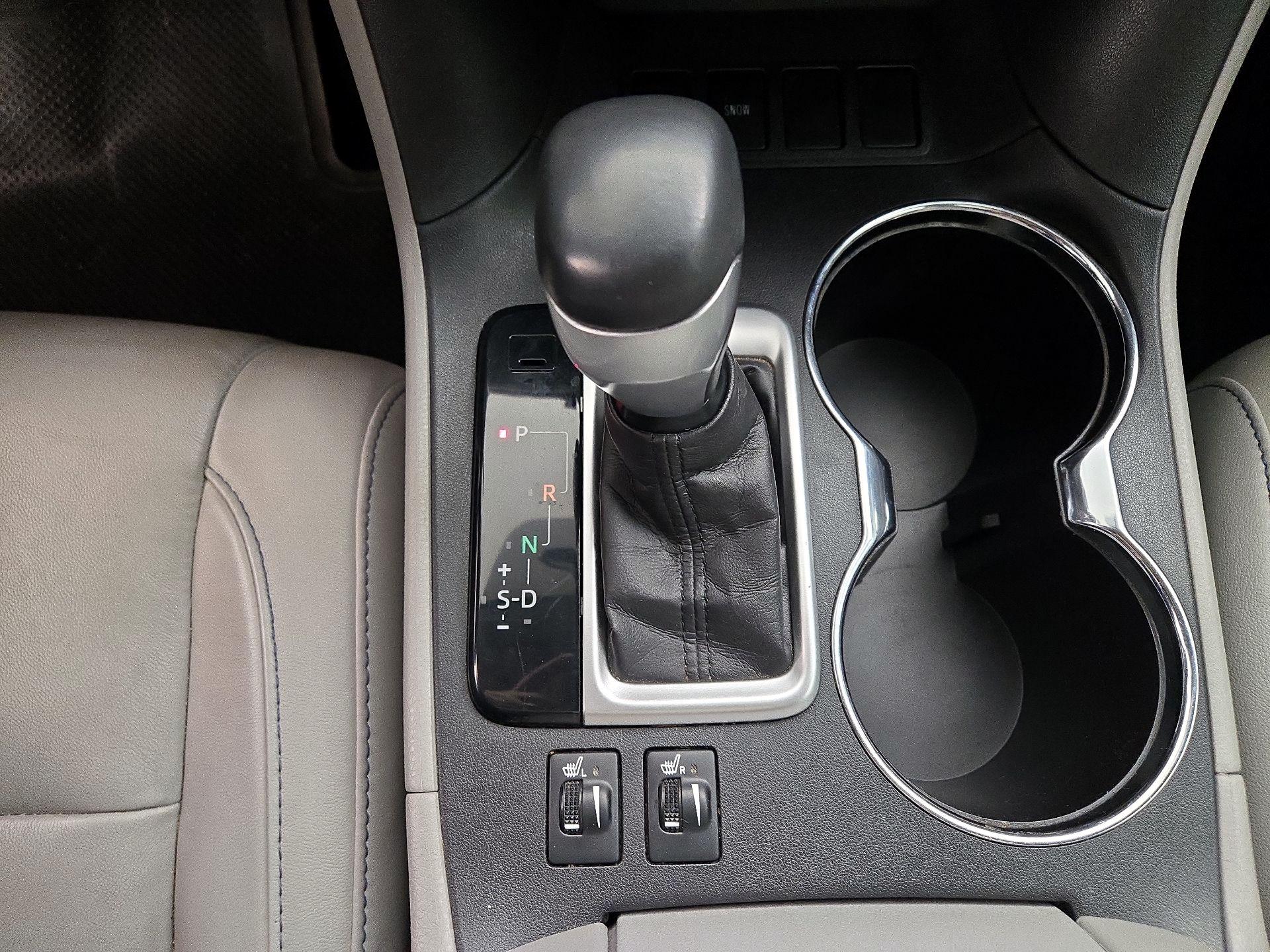 Thumbnail: 2016 Toyota Highlander - 18