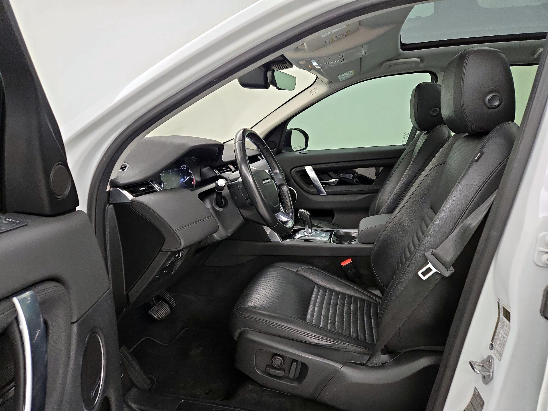 Thumbnail: 2020 Land Rover Discovery Sport - 11