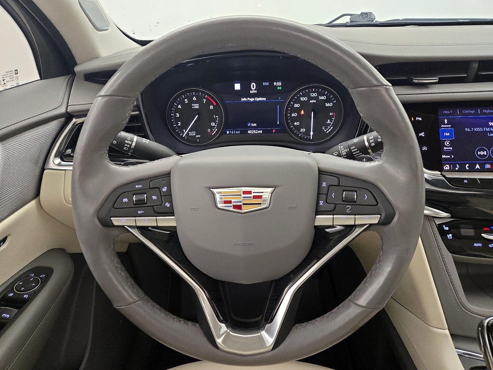 Thumbnail: 2021 Cadillac XT6 - 10