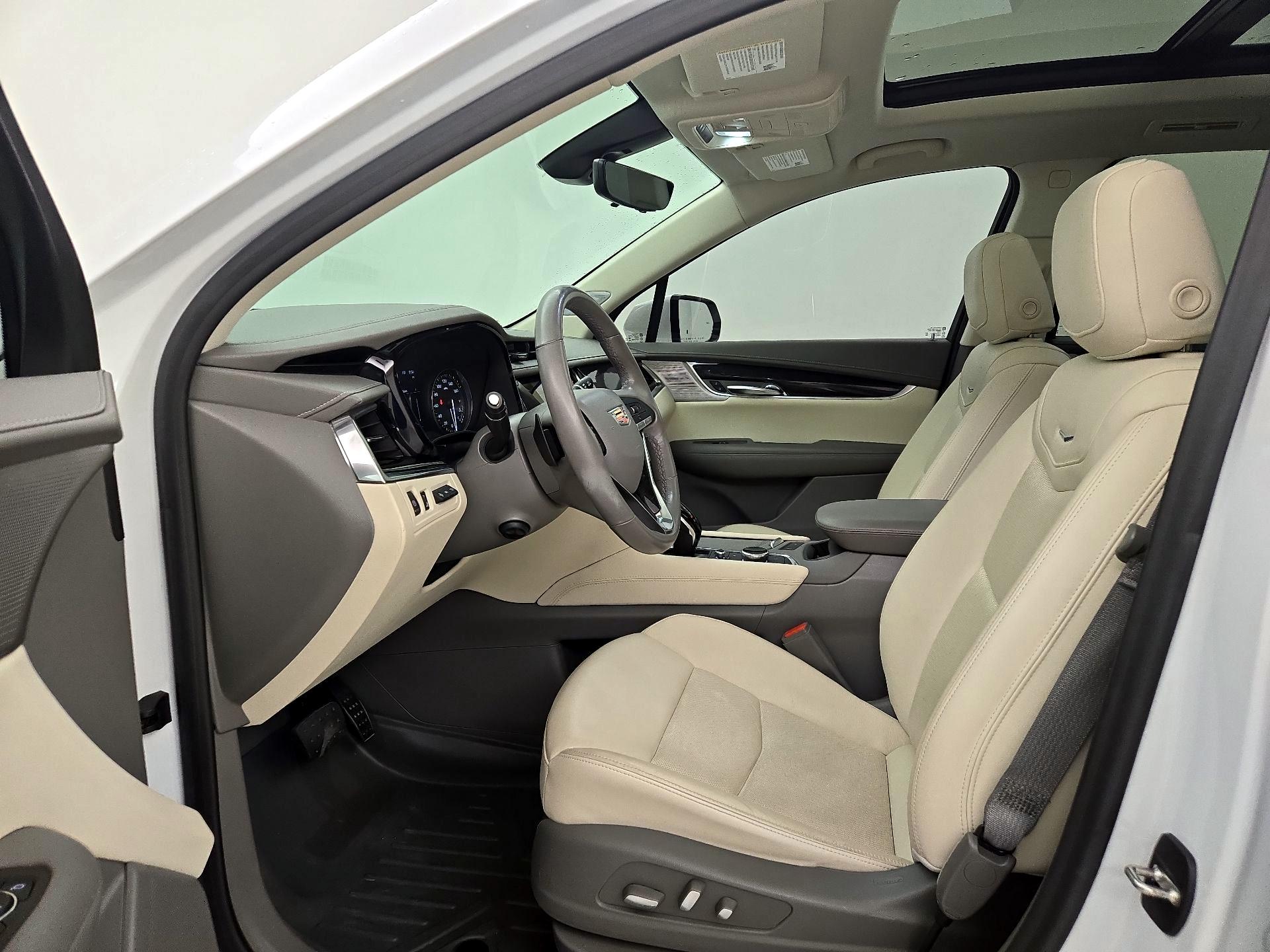 Thumbnail: 2021 Cadillac XT6 - 11