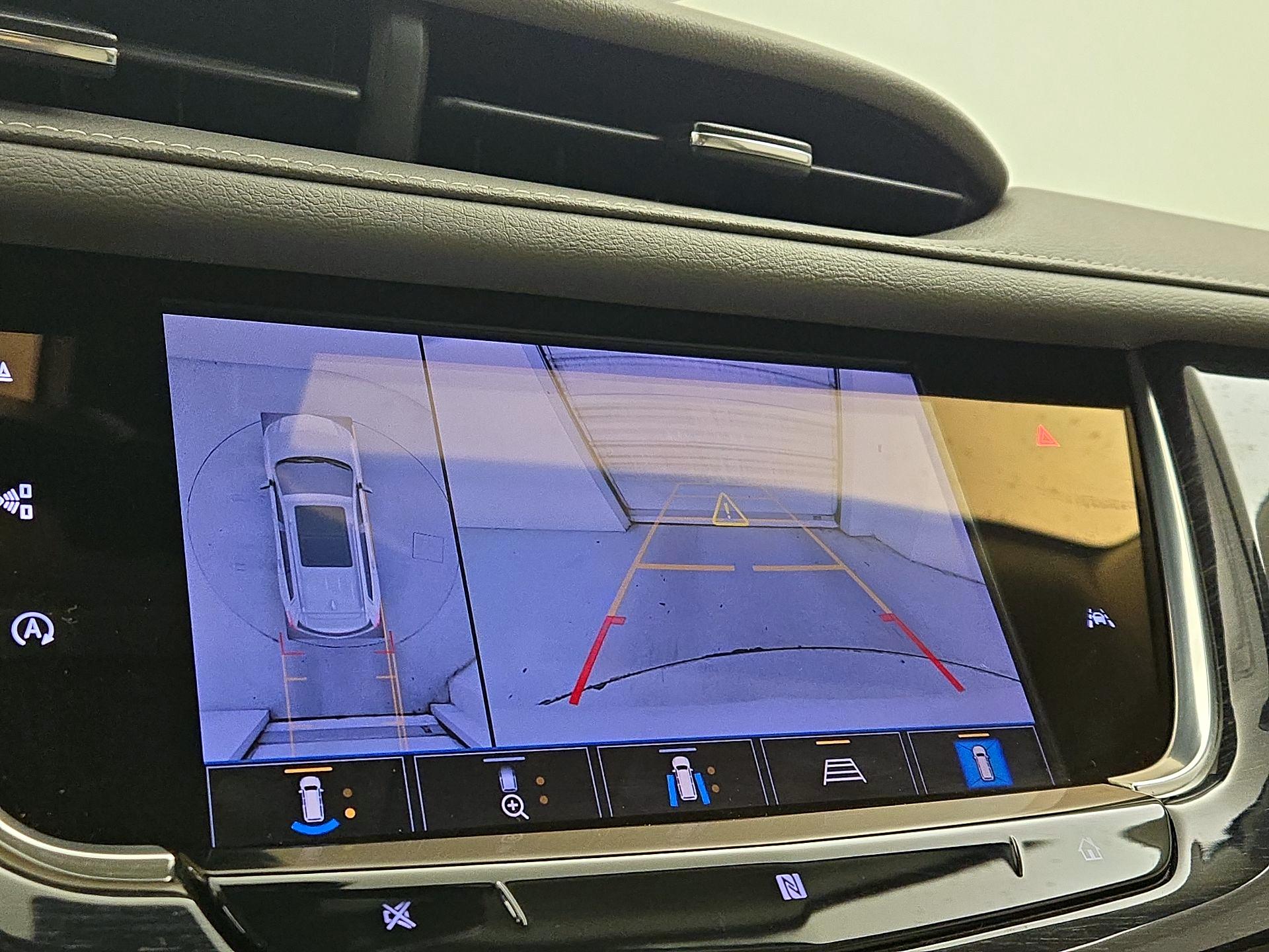 Thumbnail: 2021 Cadillac XT6 - 15