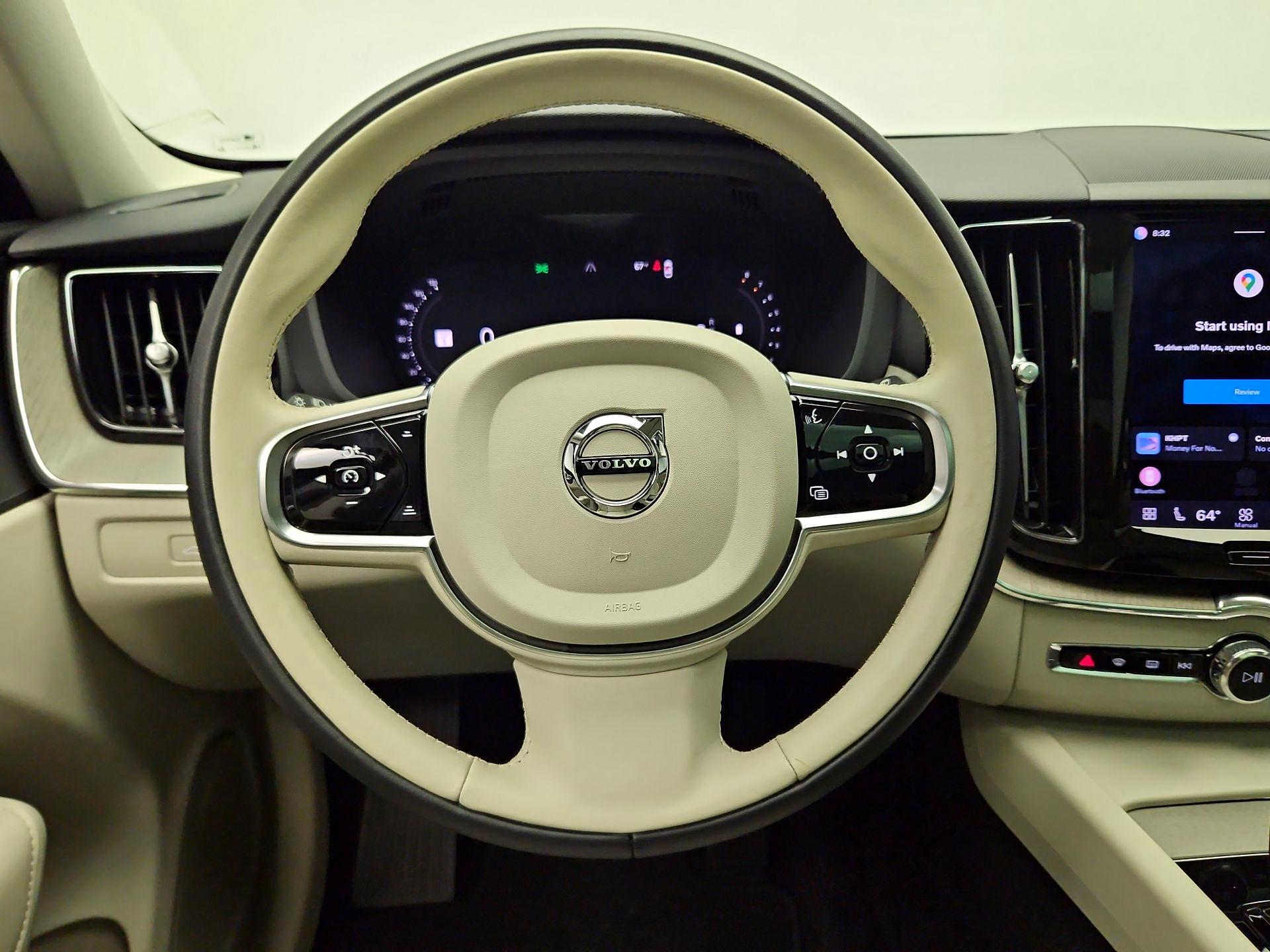 Thumbnail: 2023 Volvo XC60 - 10