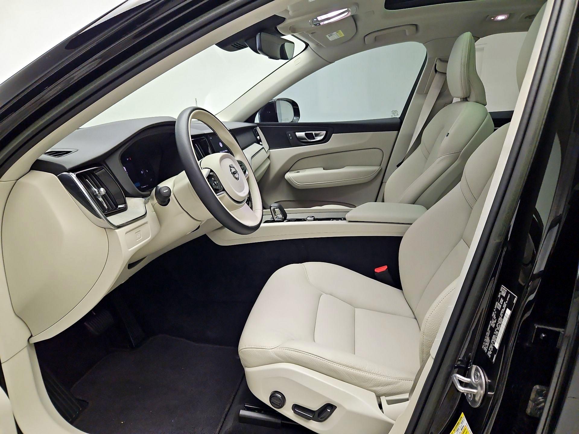 Thumbnail: 2023 Volvo XC60 - 11