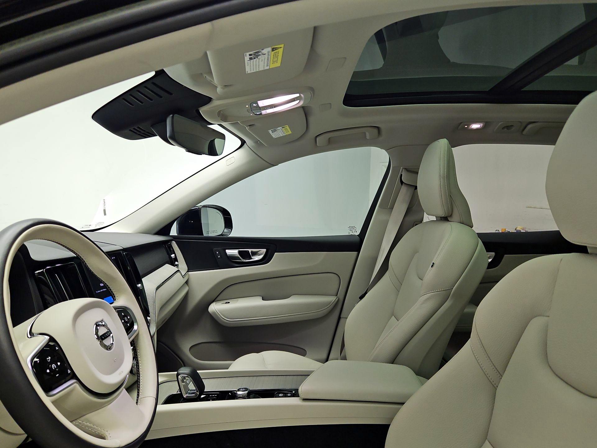 Thumbnail: 2023 Volvo XC60 - 19