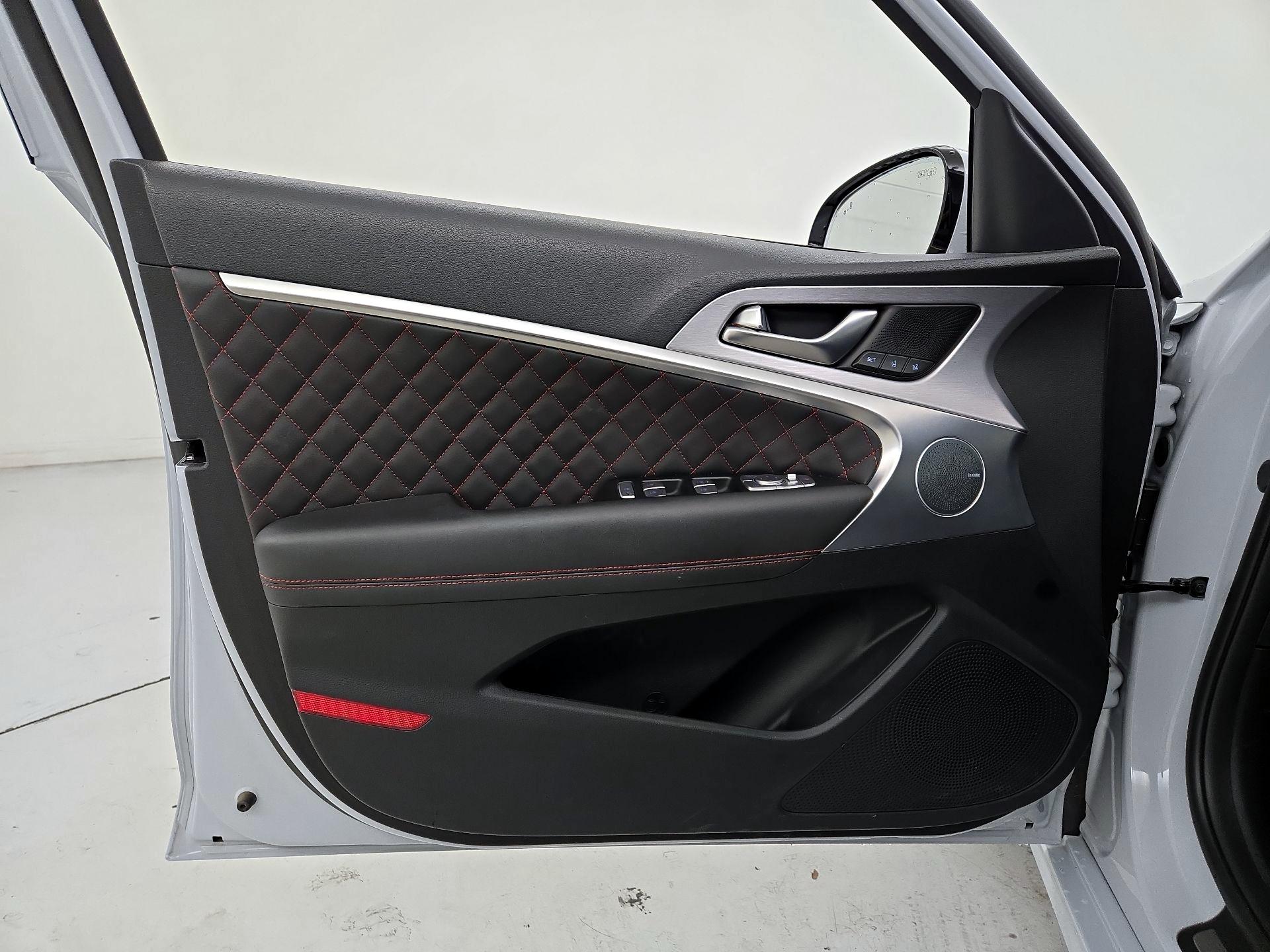 Thumbnail: 2021 Genesis G70 - 12