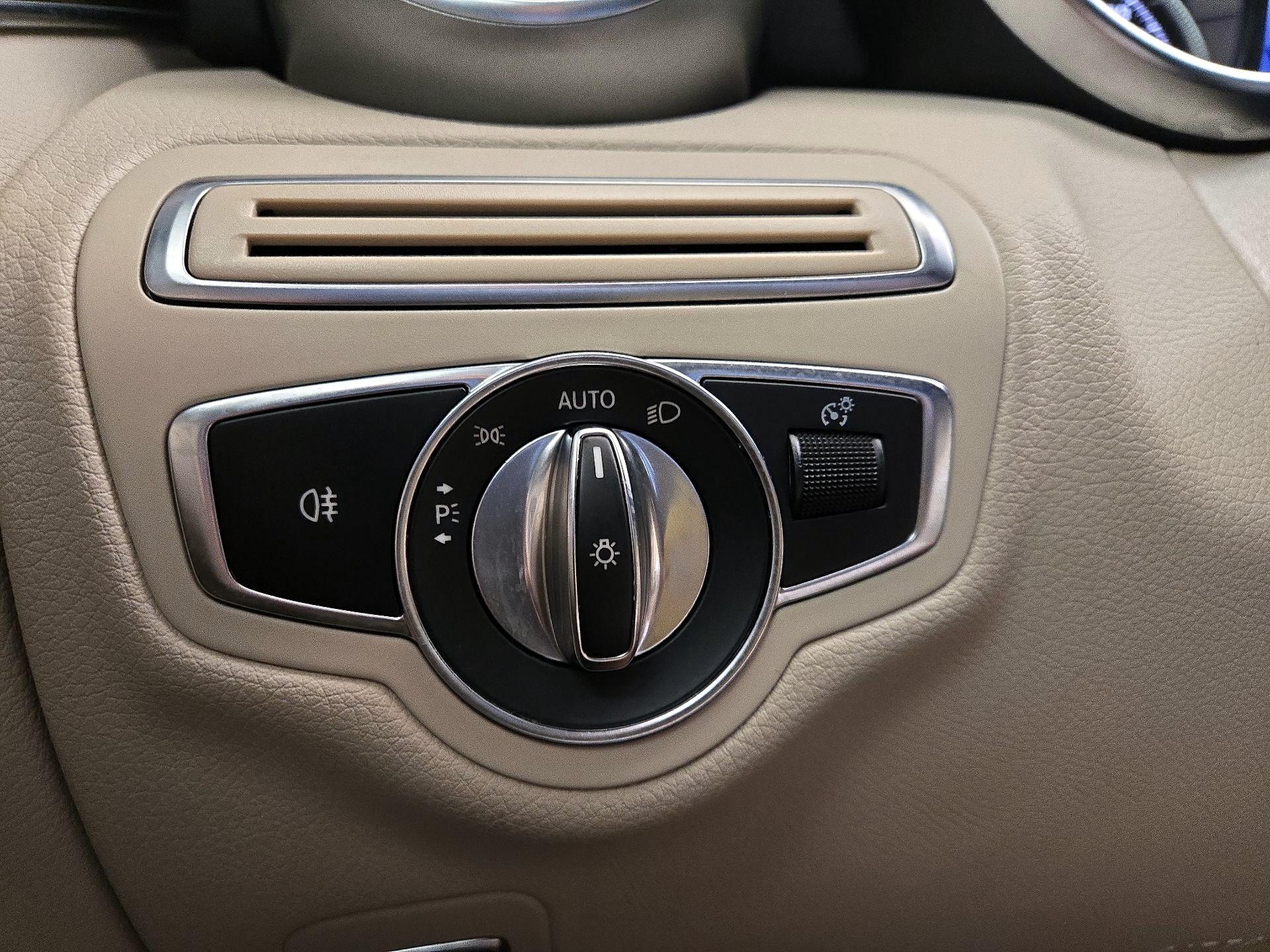 Thumbnail: 2018 Mercedes-Benz C-Class - 13