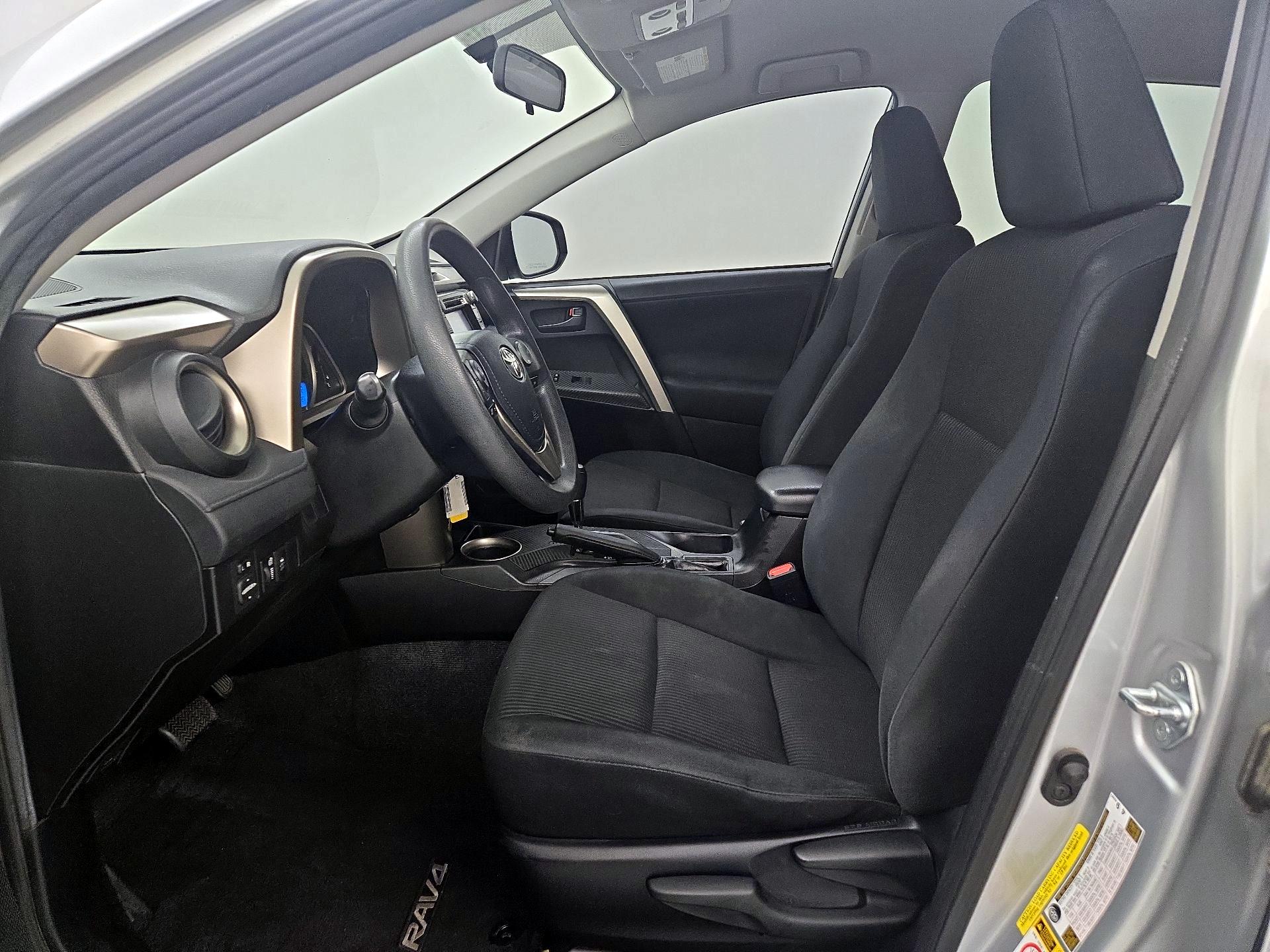 Thumbnail: 2015 Toyota RAV4 - 11