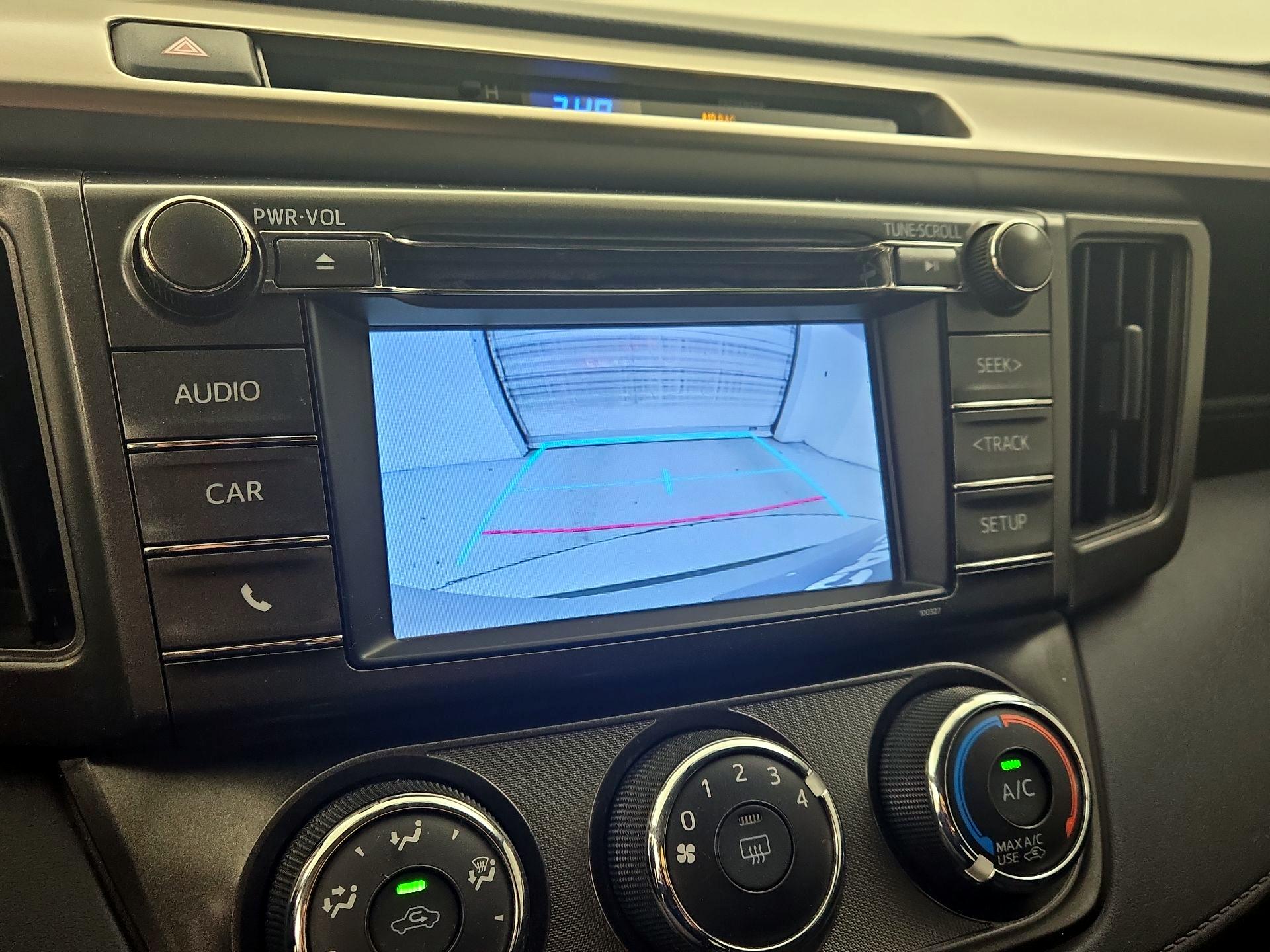 Thumbnail: 2015 Toyota RAV4 - 14
