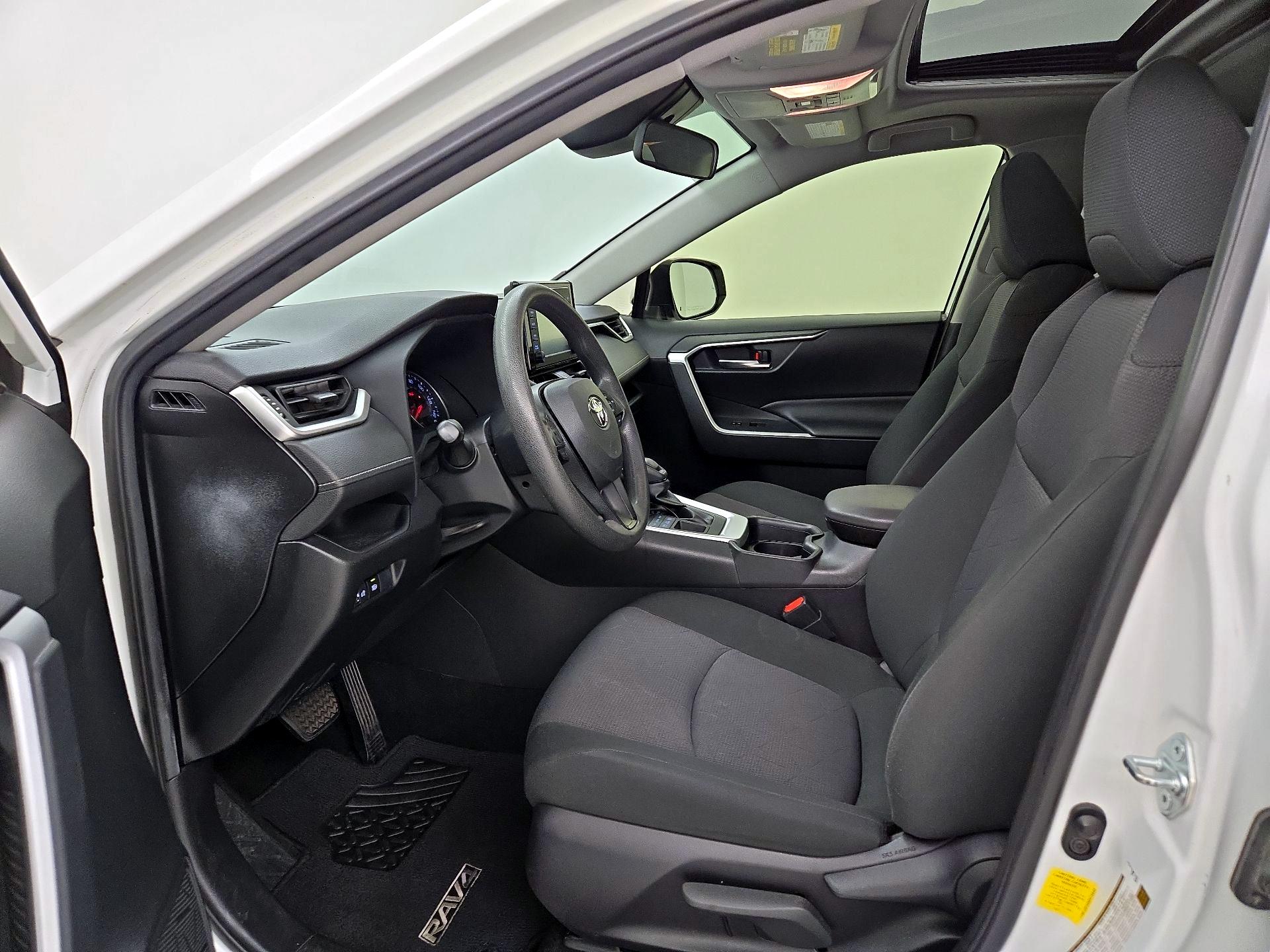 Thumbnail: 2019 Toyota RAV4 - 11
