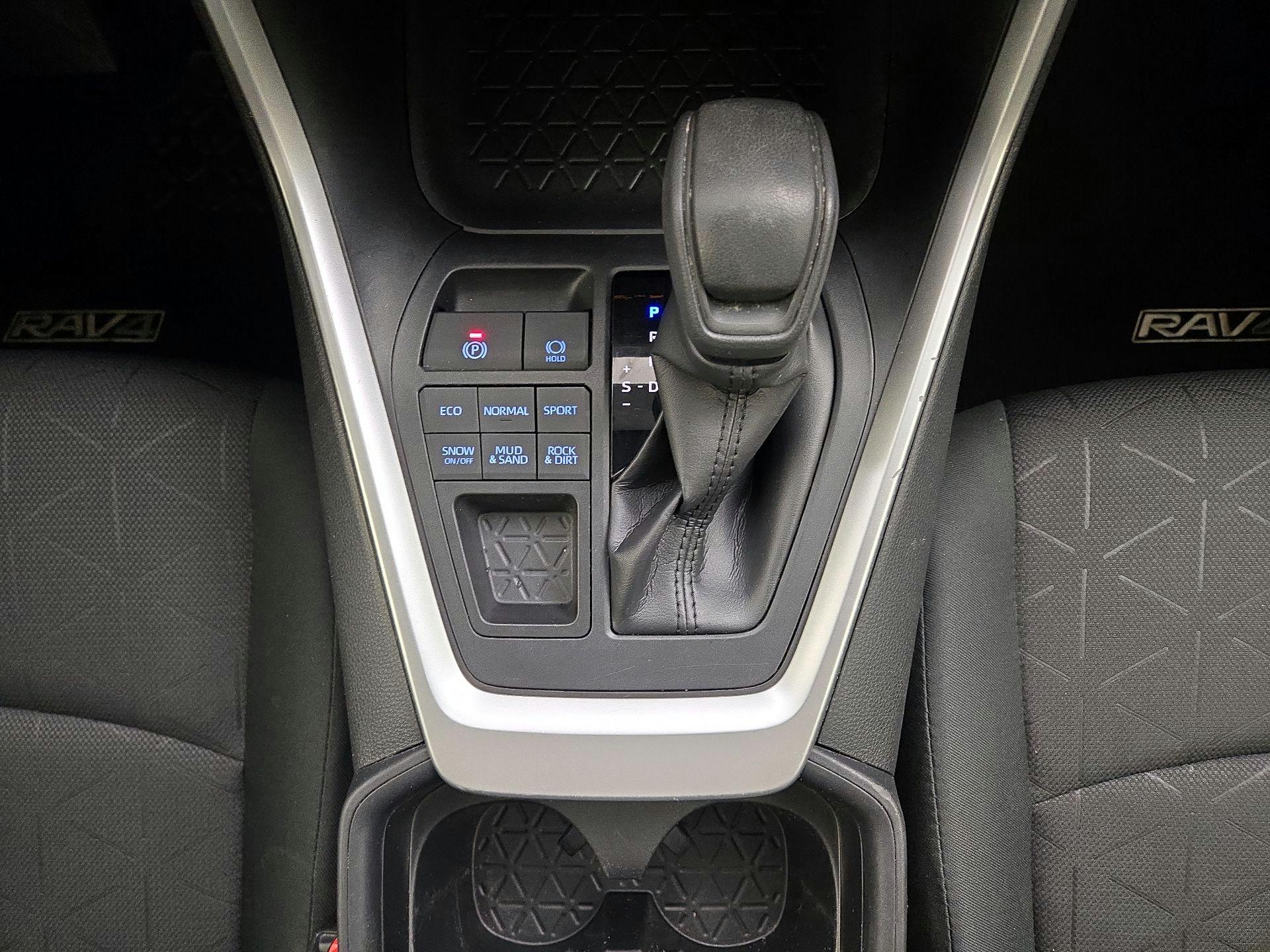 Thumbnail: 2019 Toyota RAV4 - 17