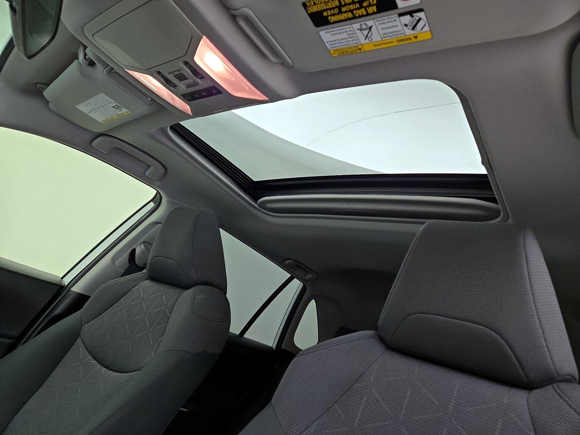 Thumbnail: 2019 Toyota RAV4 - 19