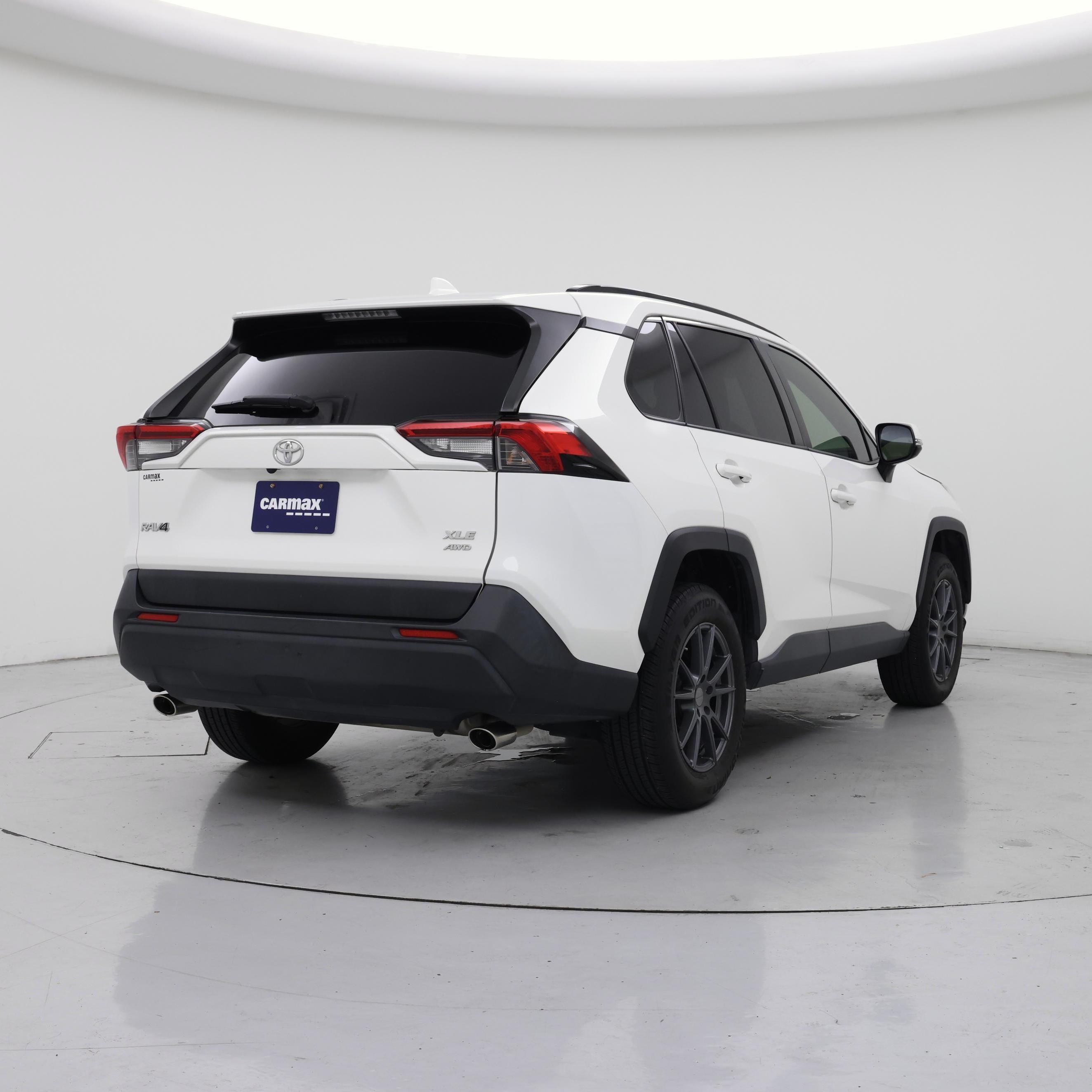 Thumbnail: 2019 Toyota RAV4 - 8