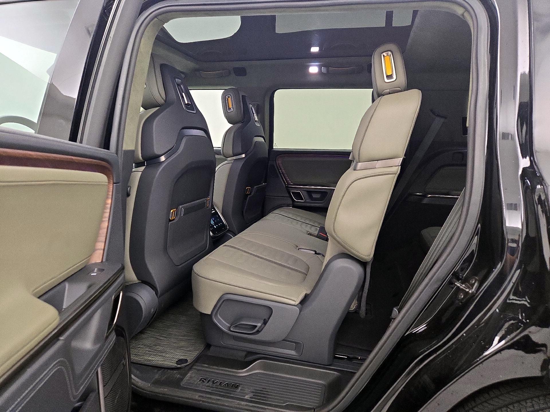 Thumbnail: 2023 Rivian R1S - 20