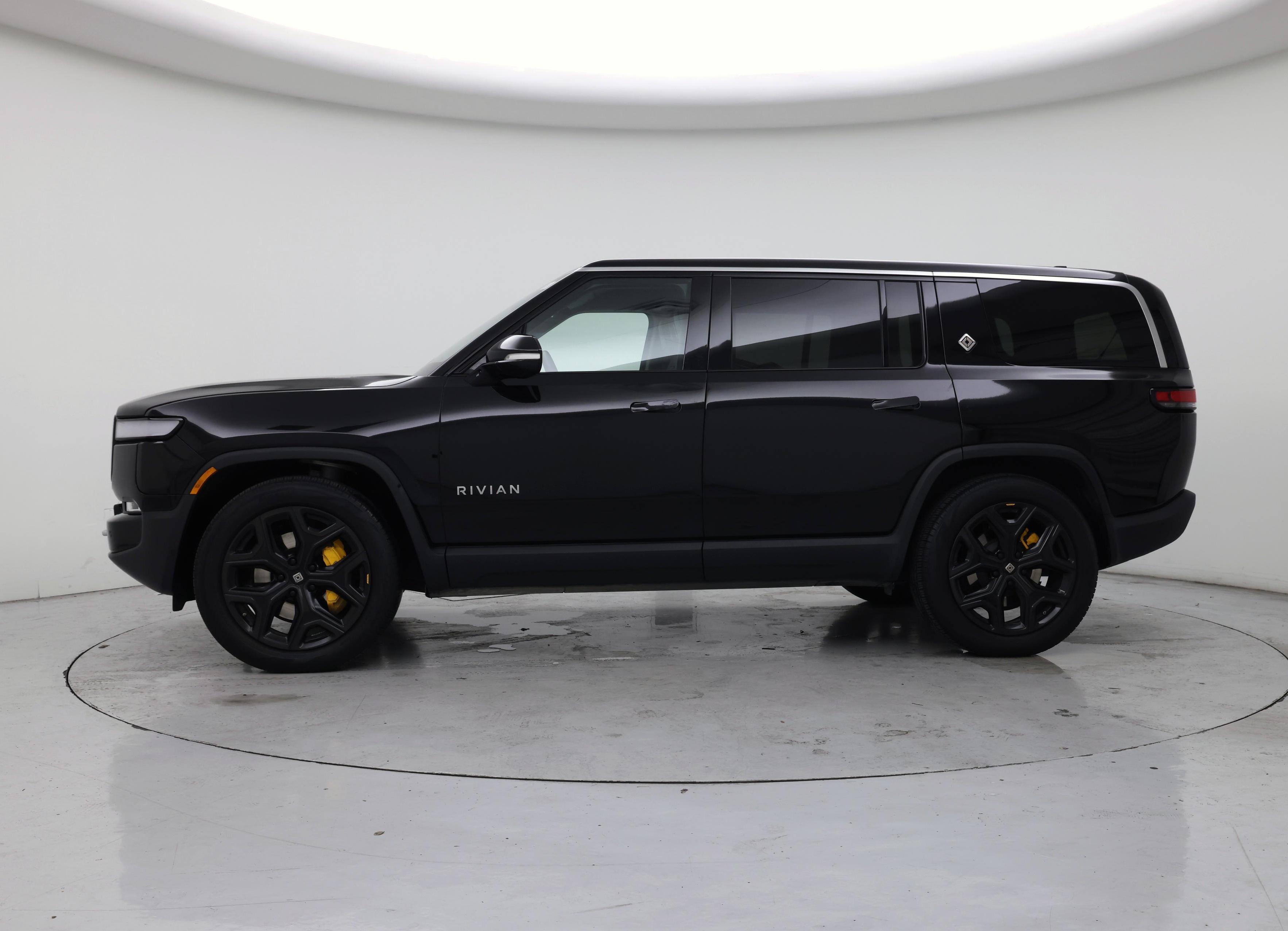 Thumbnail: 2023 Rivian R1S - 3