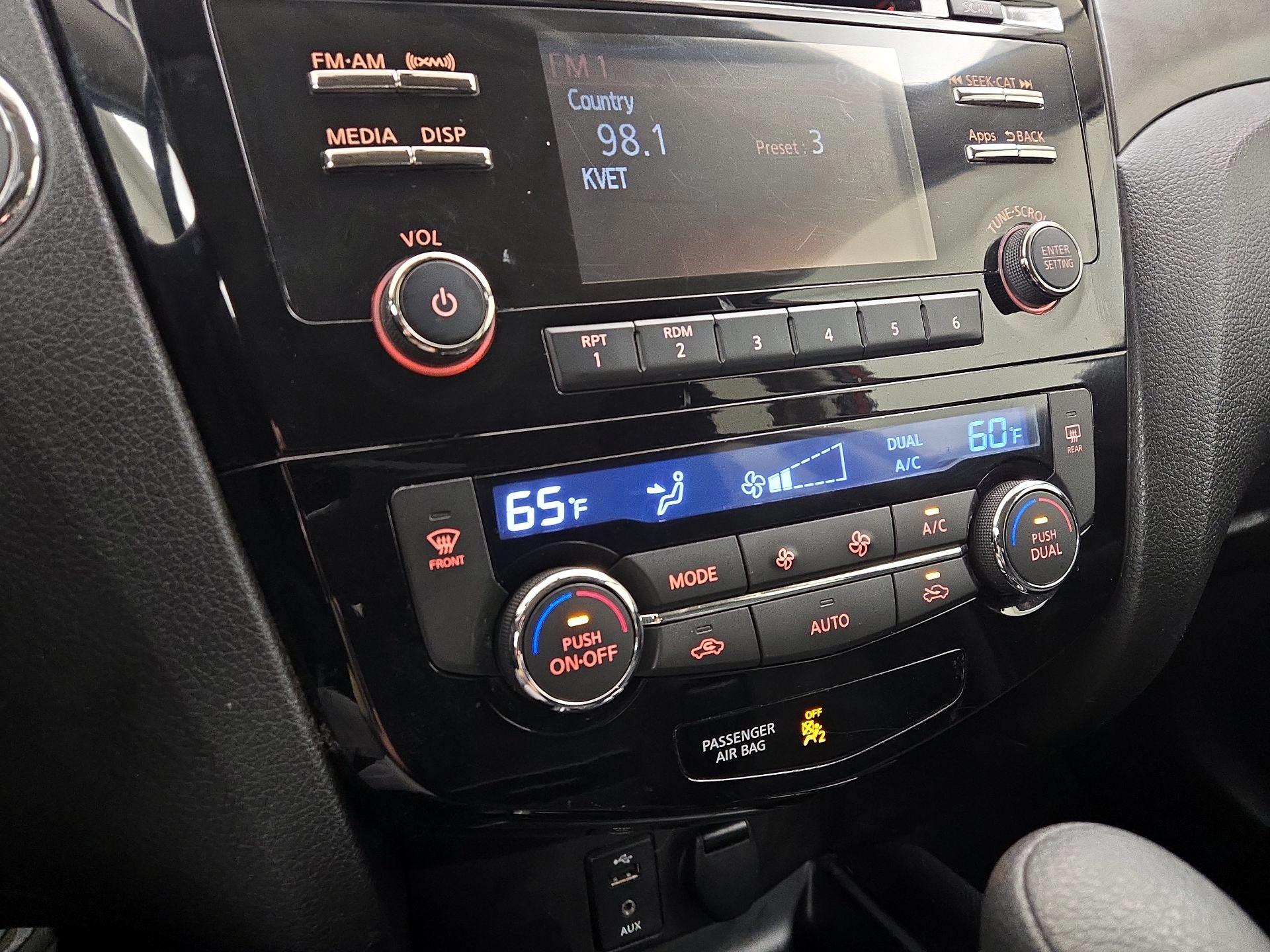 Thumbnail: 2015 Nissan Rogue - 16