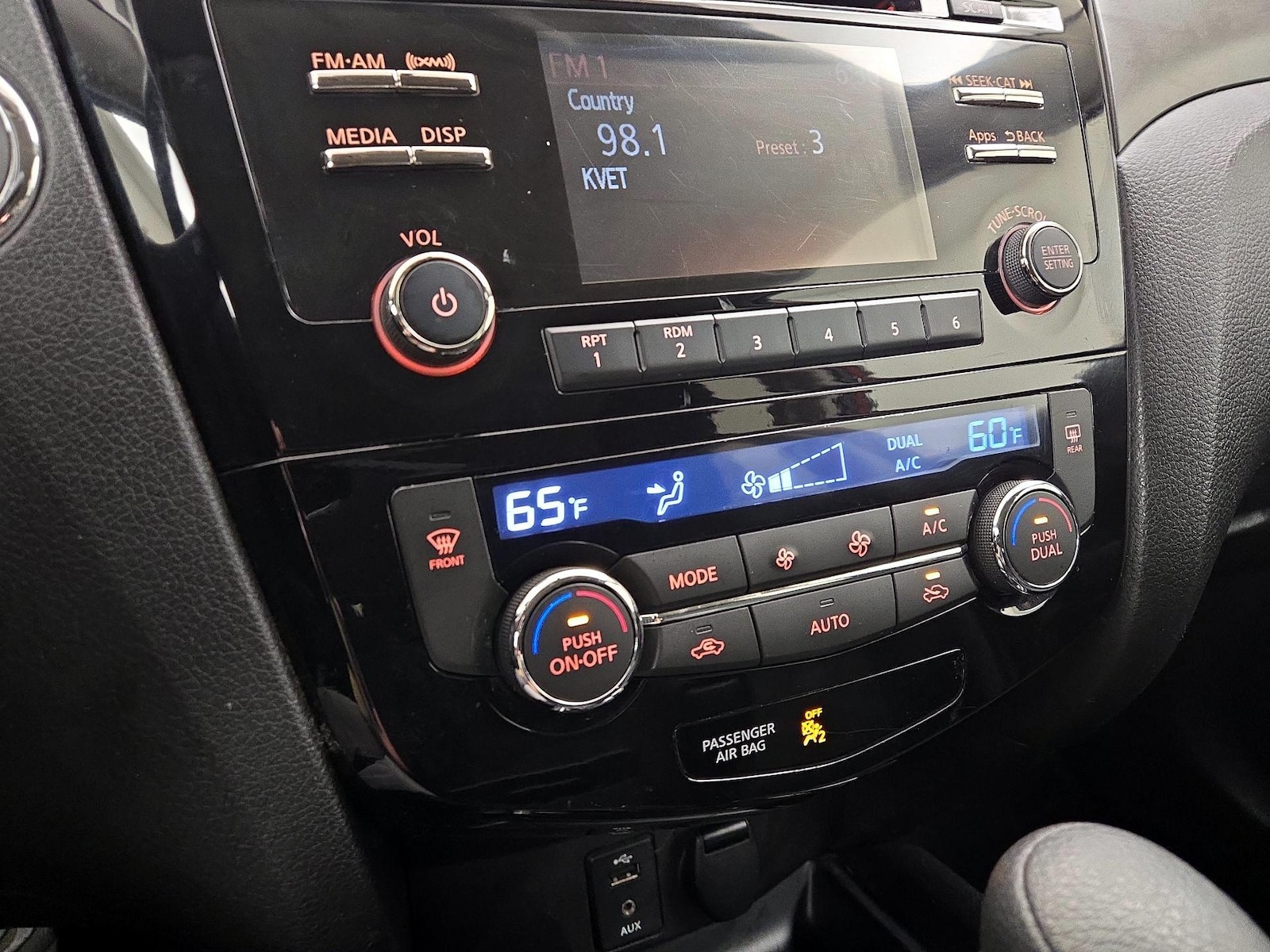 2015 Nissan Rogue SV - Photo 17