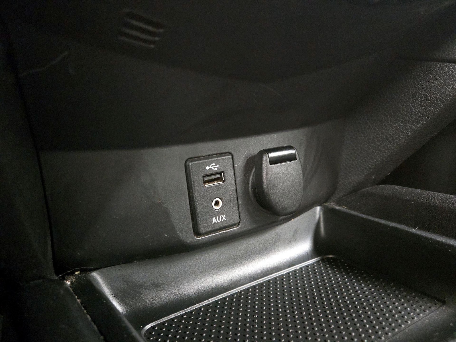 2015 Nissan Rogue SV - Photo 19