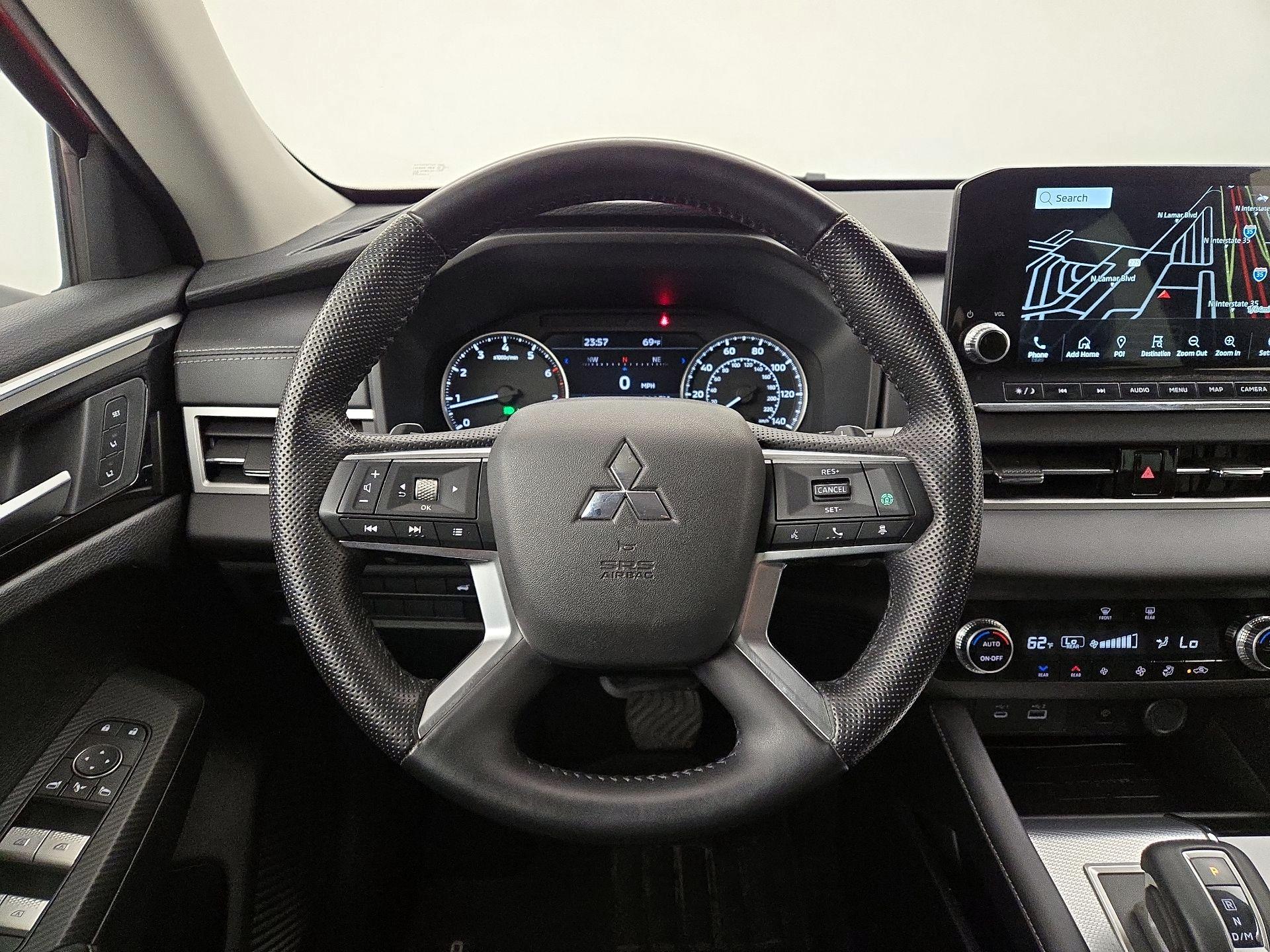 Thumbnail: 2022 Mitsubishi Outlander - 10