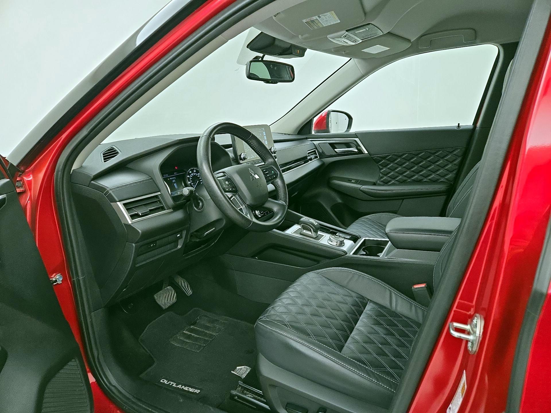 Thumbnail: 2022 Mitsubishi Outlander - 11