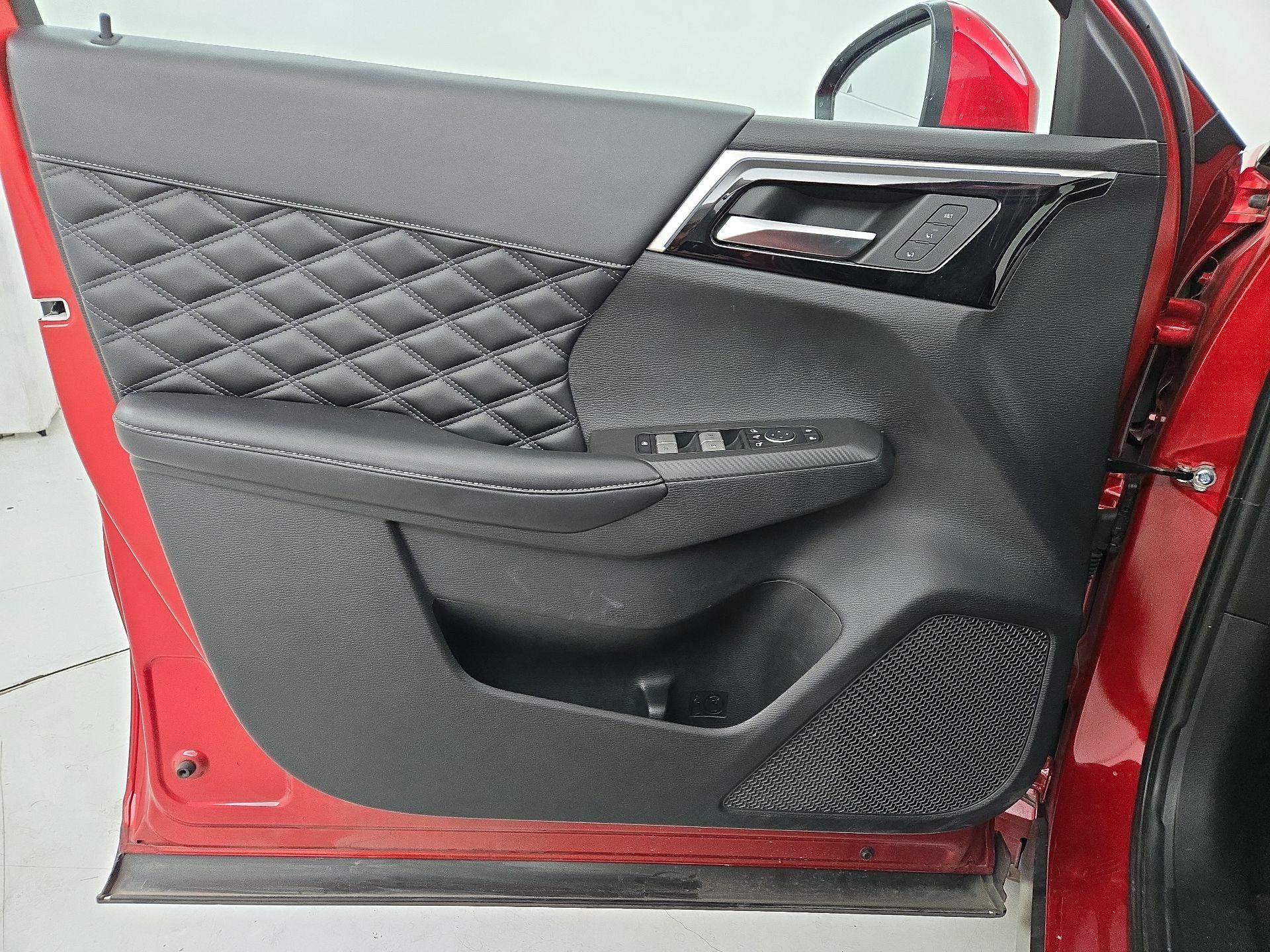 Thumbnail: 2022 Mitsubishi Outlander - 12