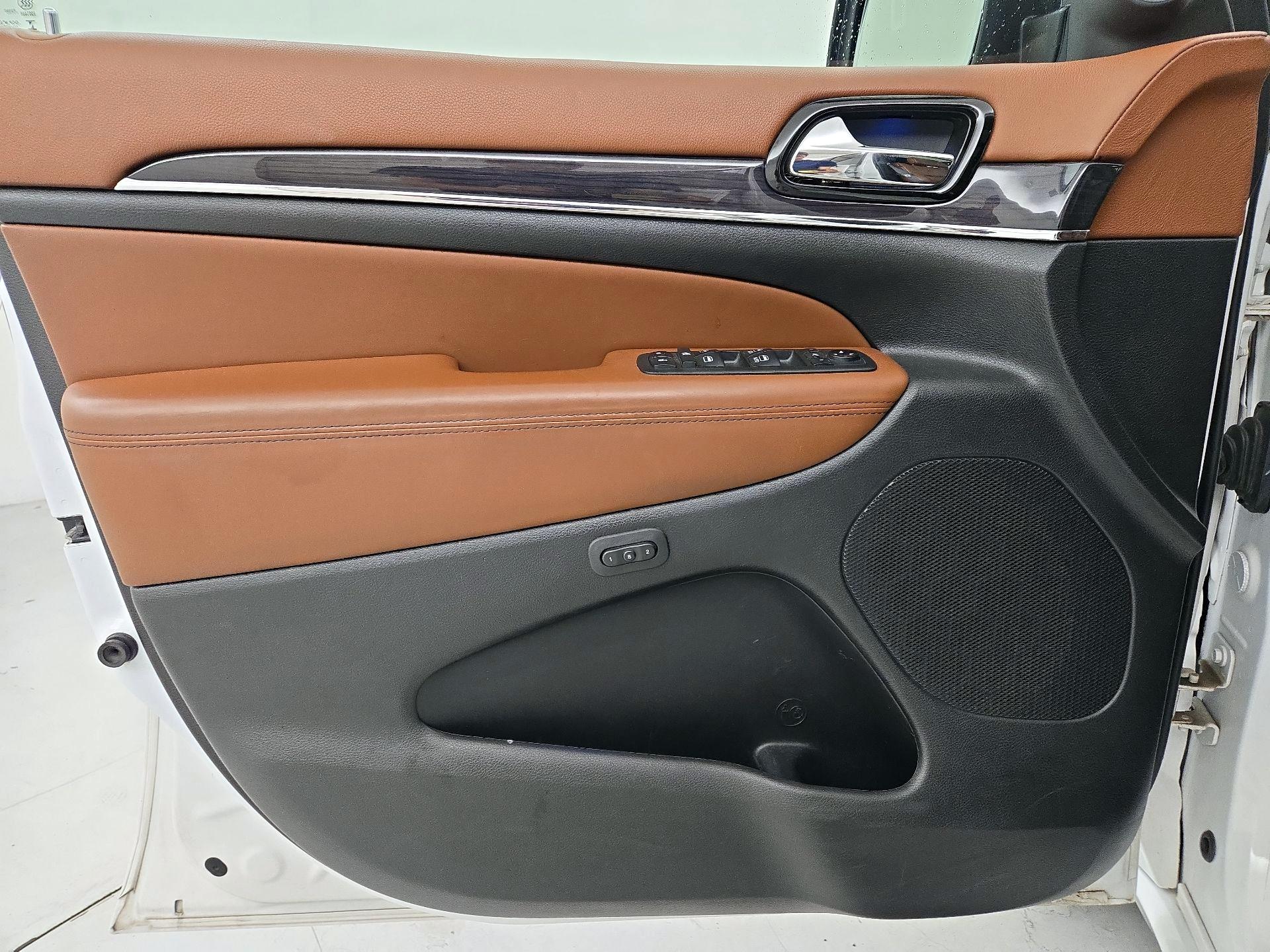 Thumbnail: 2021 Jeep Grand Cherokee - 12