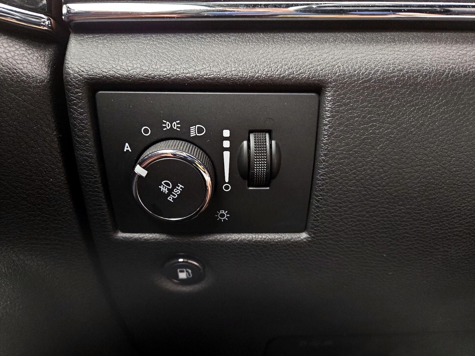 2021 Jeep Grand Cherokee Overland - Photo 14