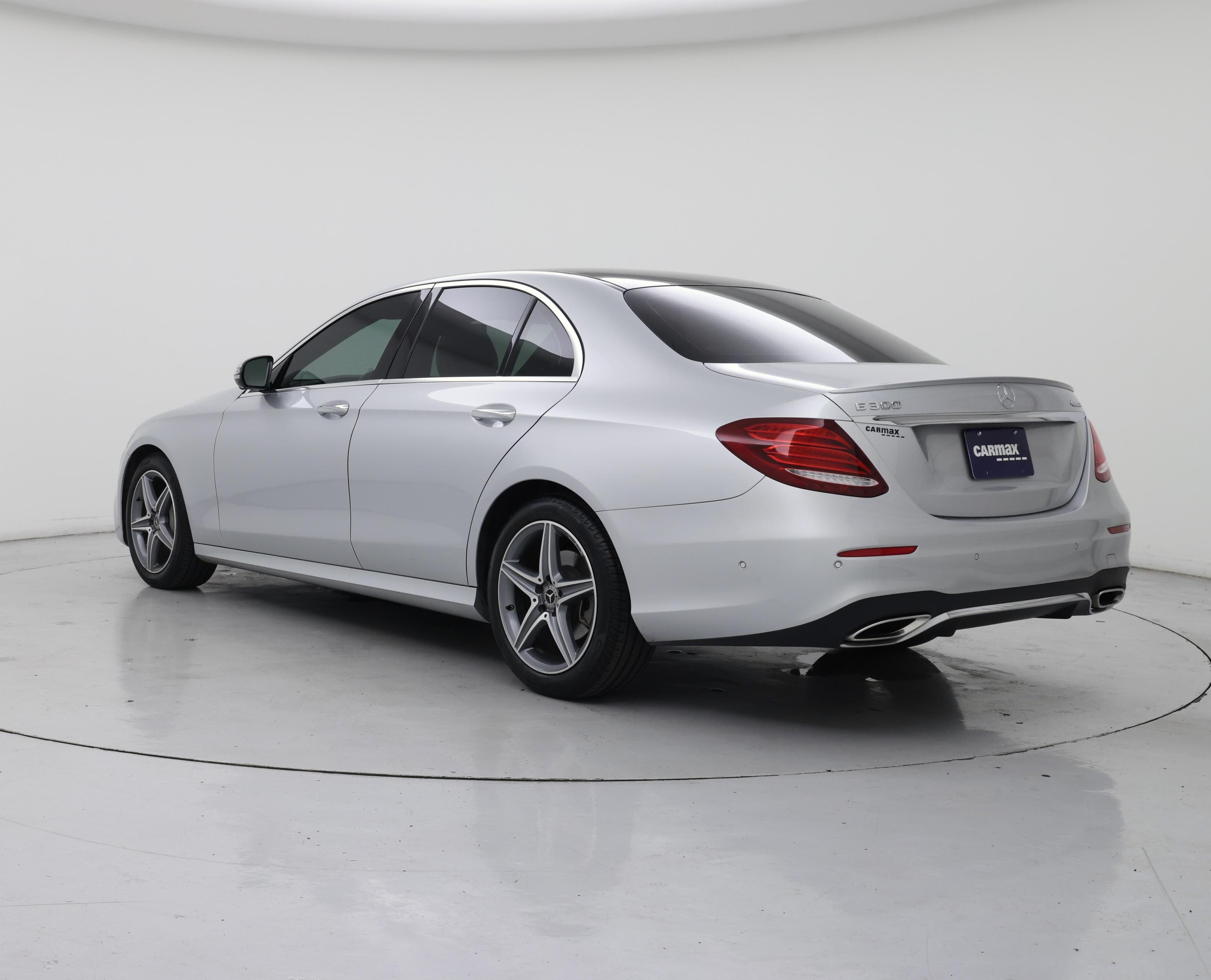 Thumbnail: 2018 Mercedes-Benz E-Class - 2
