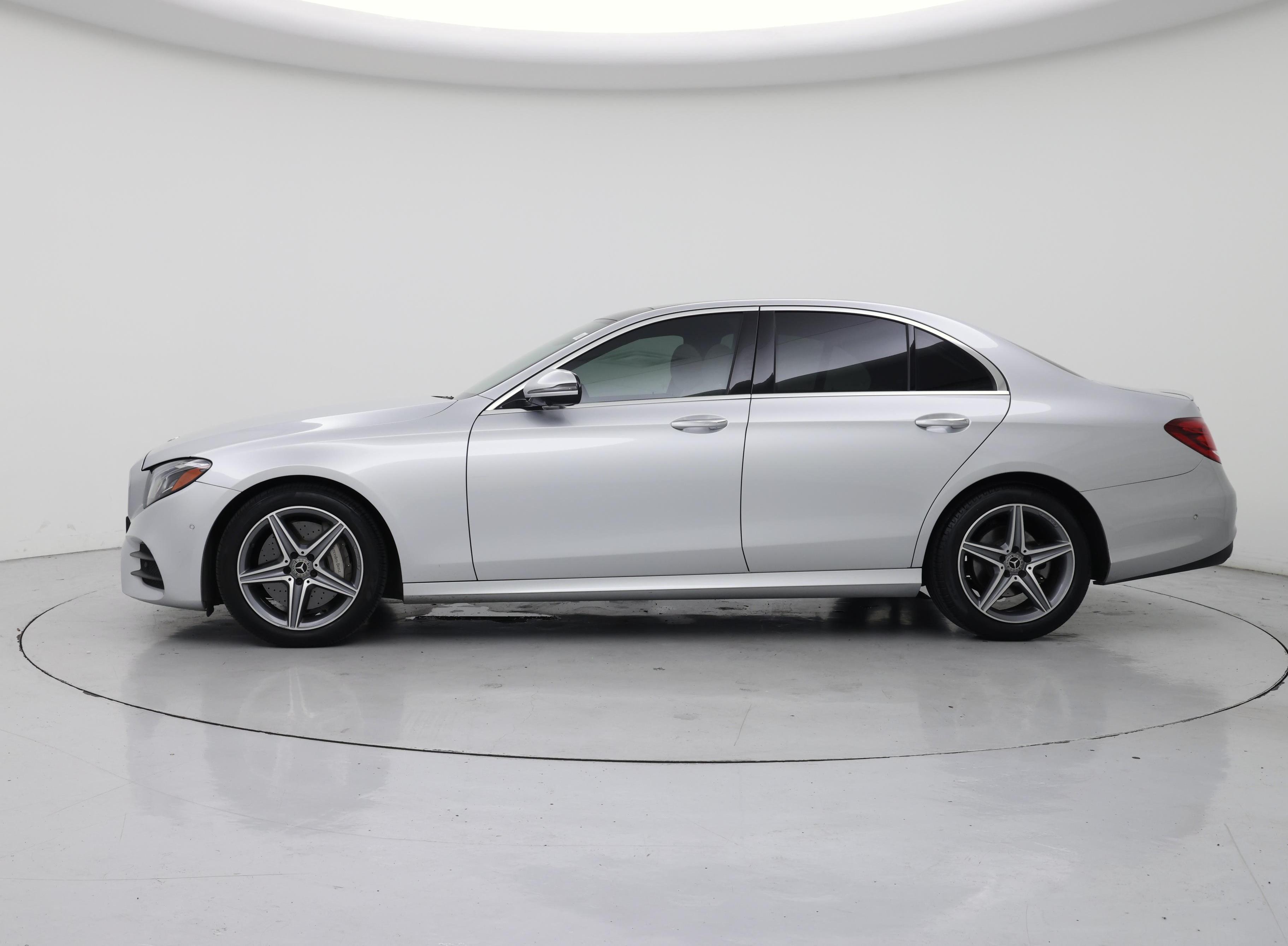 Thumbnail: 2018 Mercedes-Benz E-Class - 3