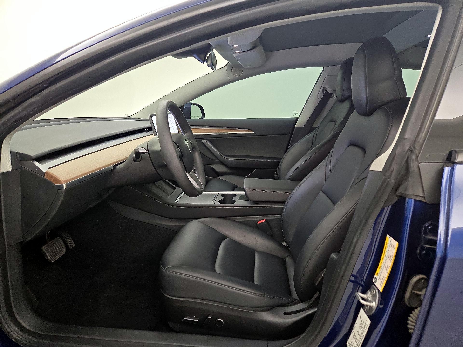 Thumbnail: 2023 Tesla Model 3 - 11
