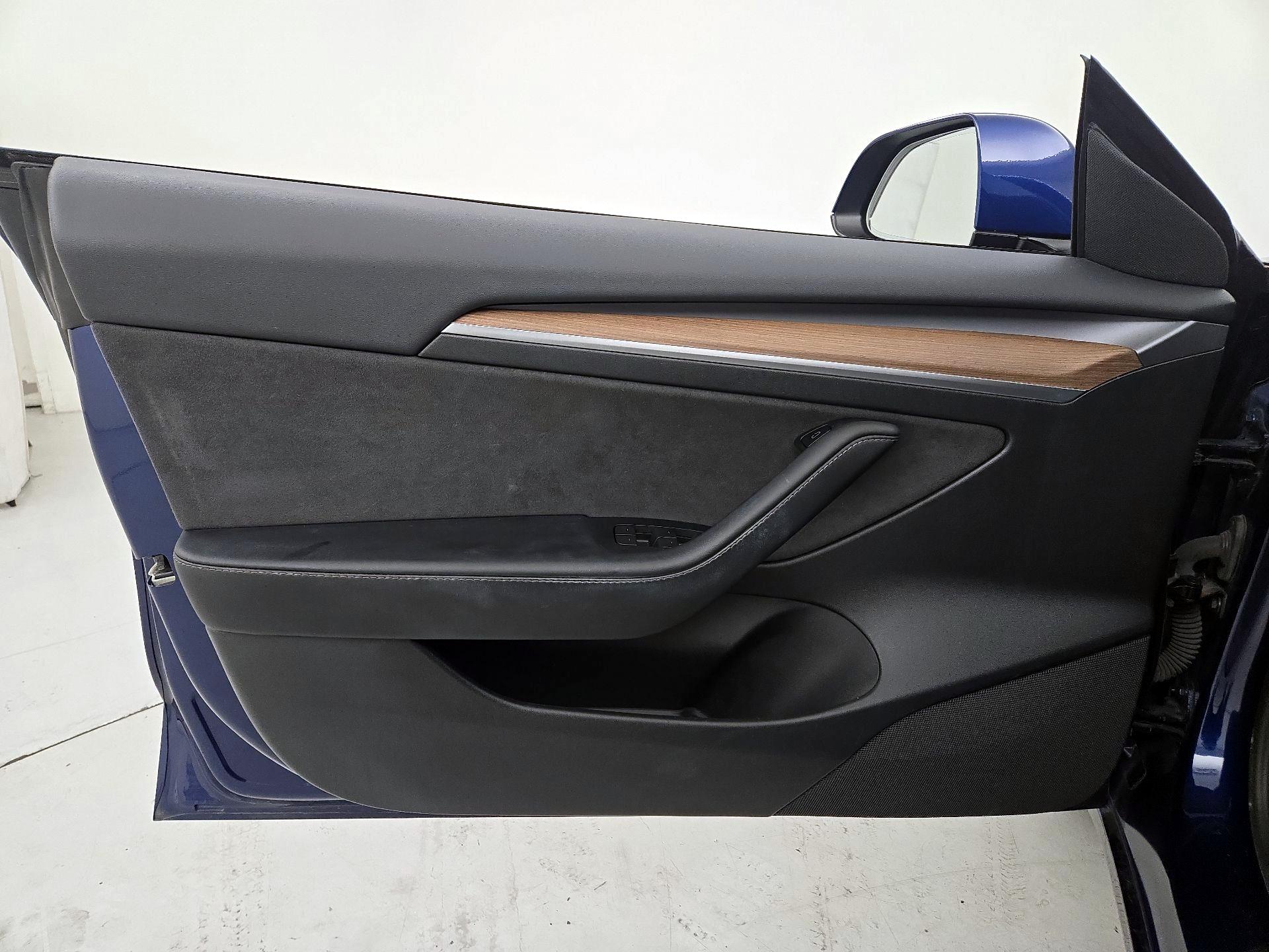Thumbnail: 2023 Tesla Model 3 - 12