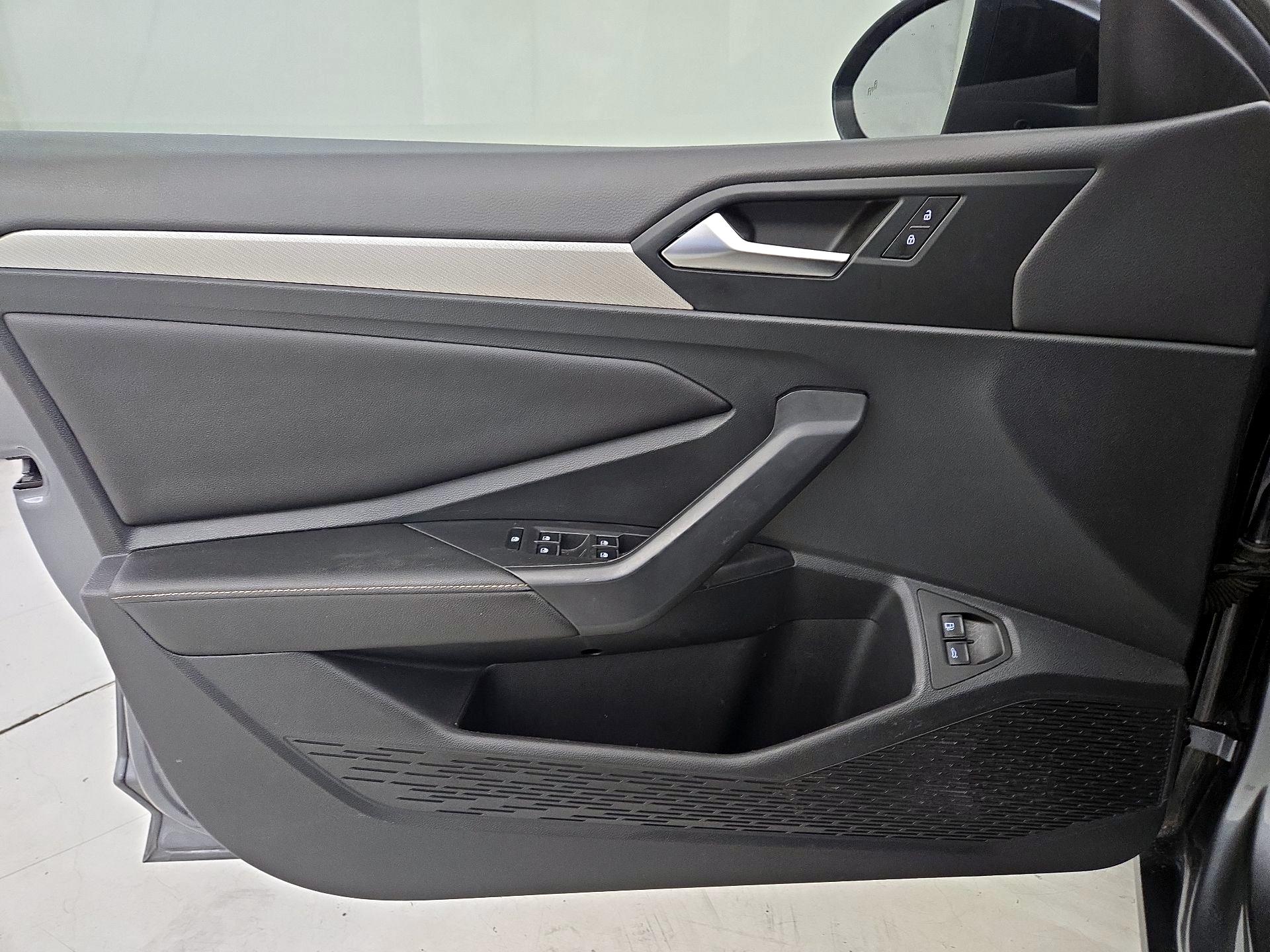 Thumbnail: 2022 Volkswagen Jetta - 12