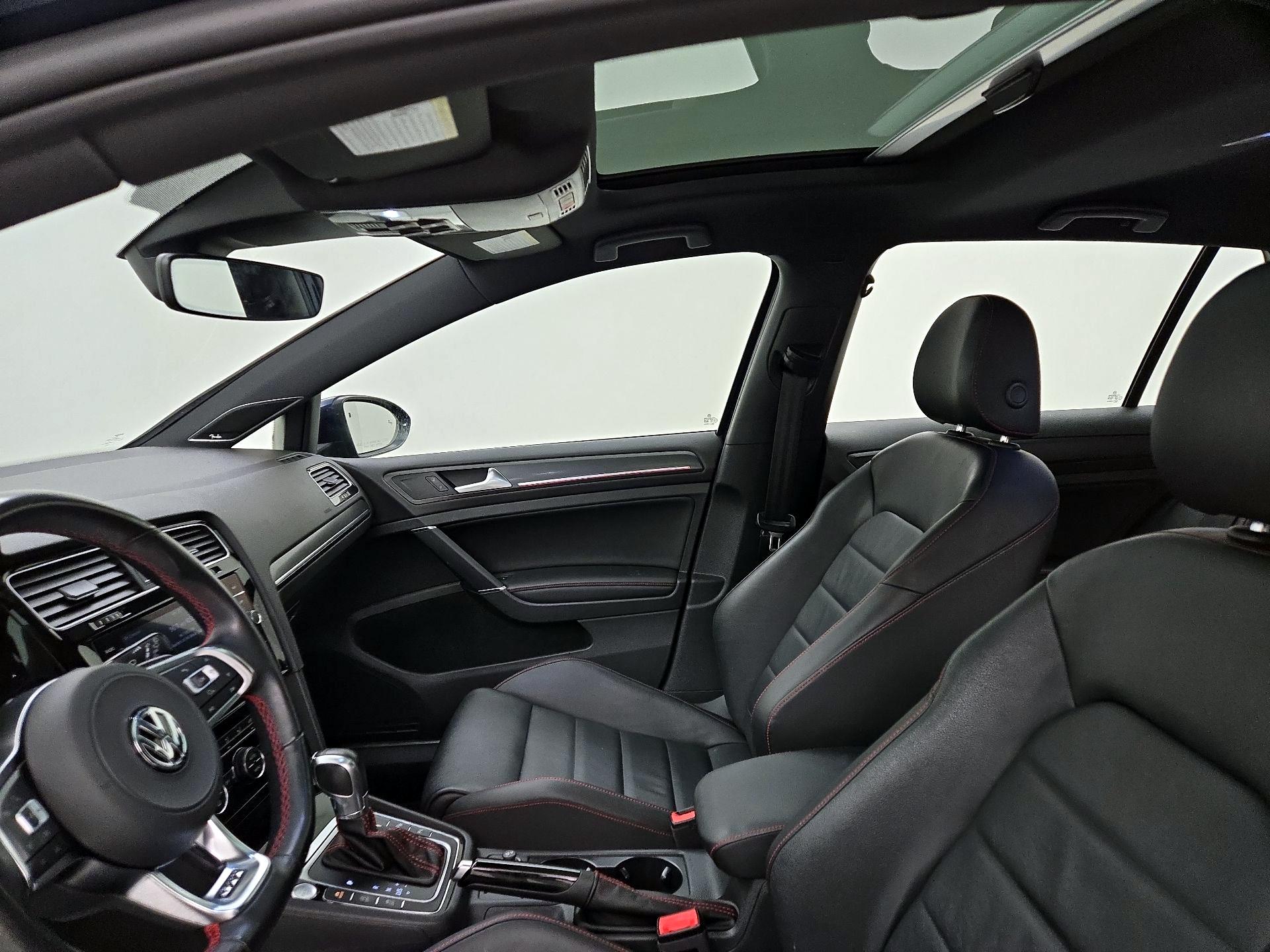 Thumbnail: 2018 Volkswagen Golf - 20