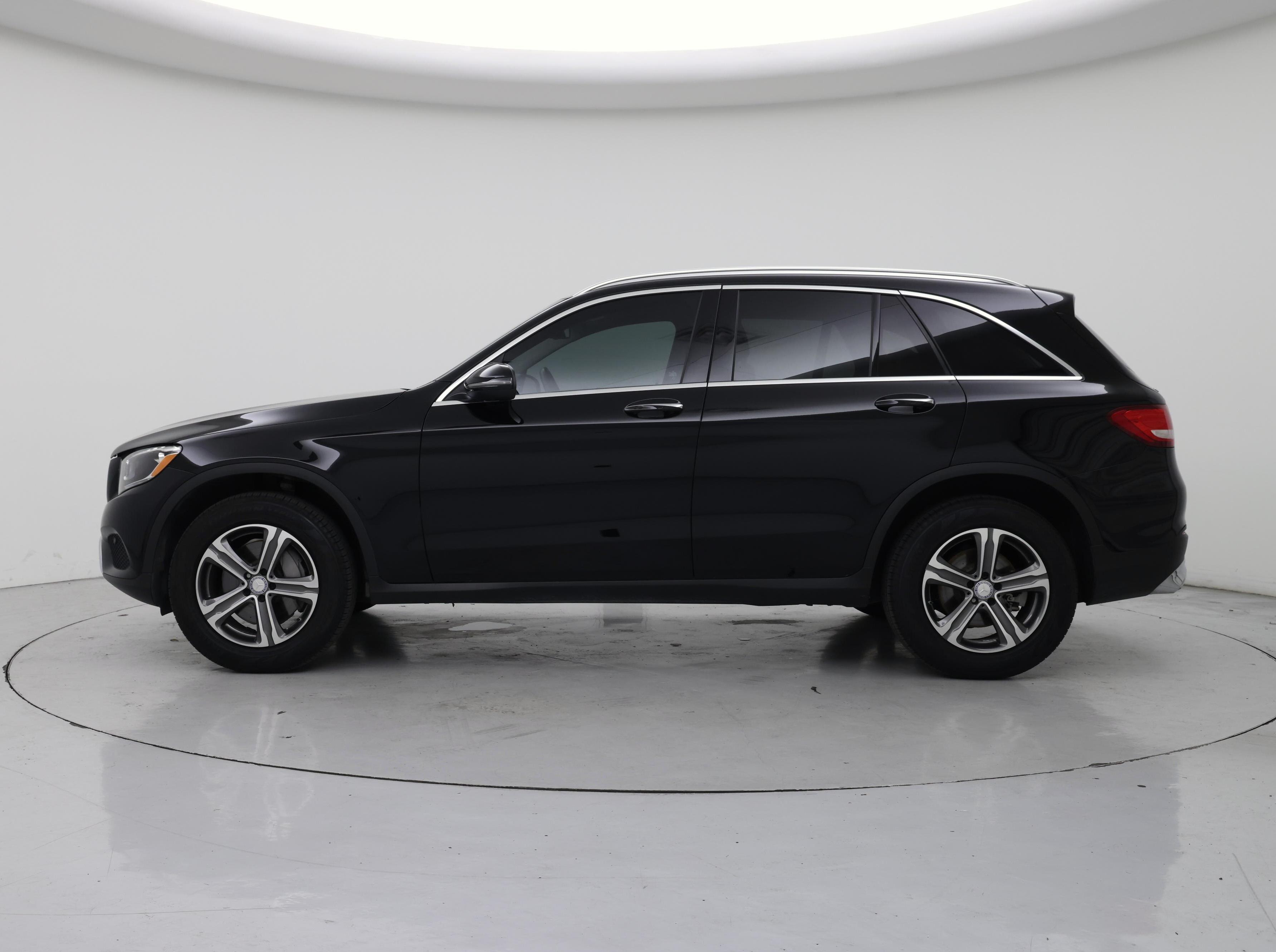 Thumbnail: 2017 Mercedes-Benz GLC - 3