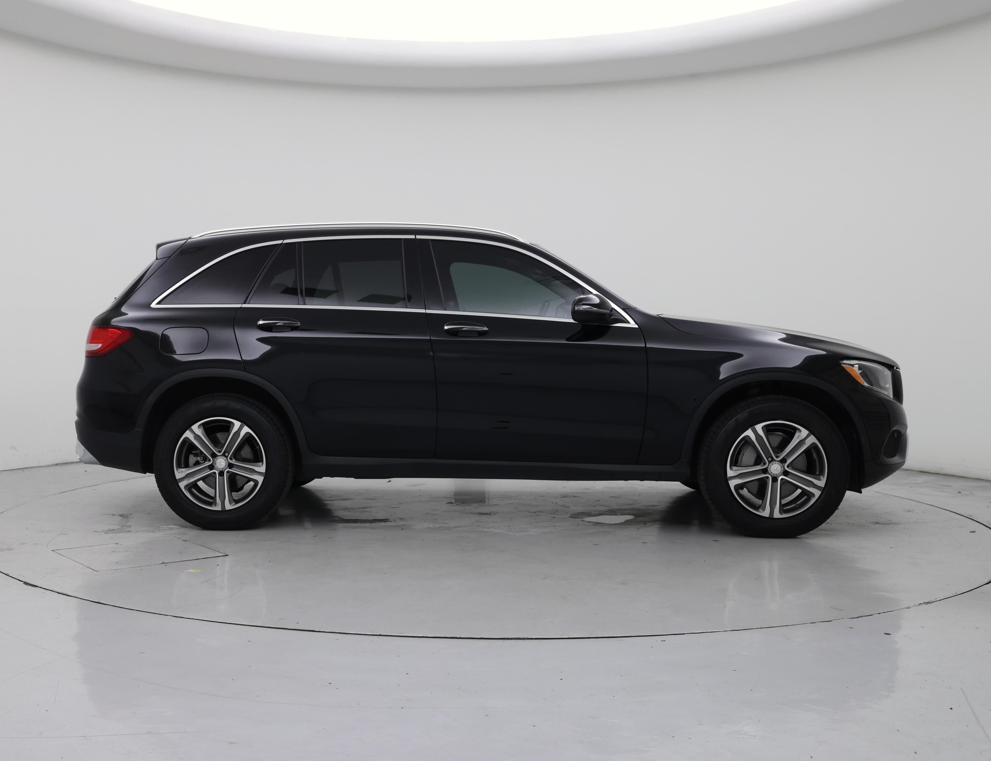 Thumbnail: 2017 Mercedes-Benz GLC - 7