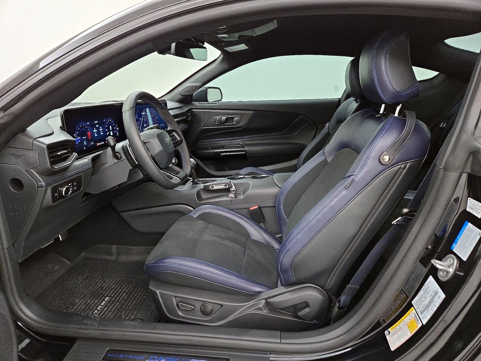2025 Ford Mustang Dark Horse - Photo 12