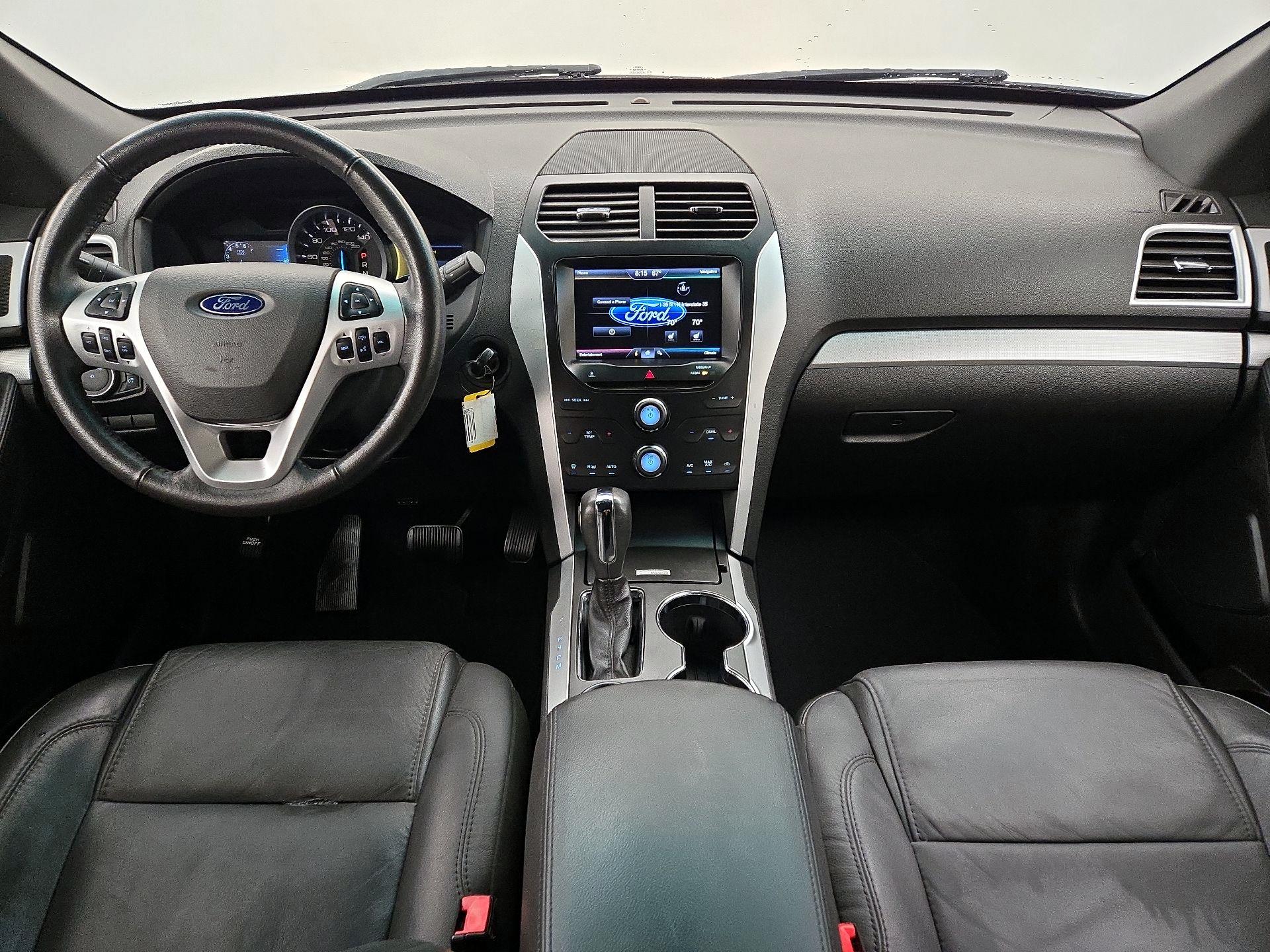 Thumbnail: 2015 Ford Explorer - 9