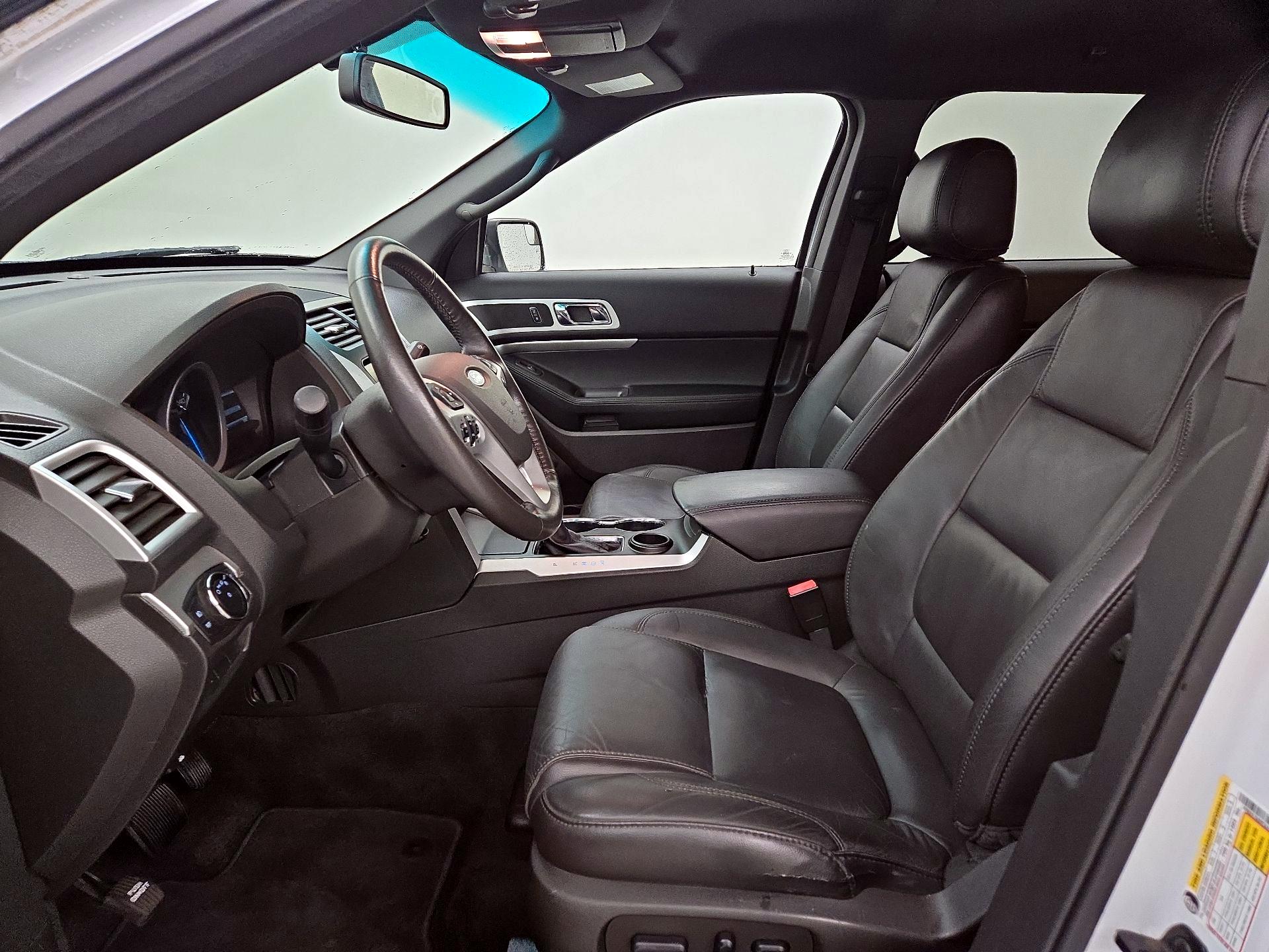 Thumbnail: 2015 Ford Explorer - 11