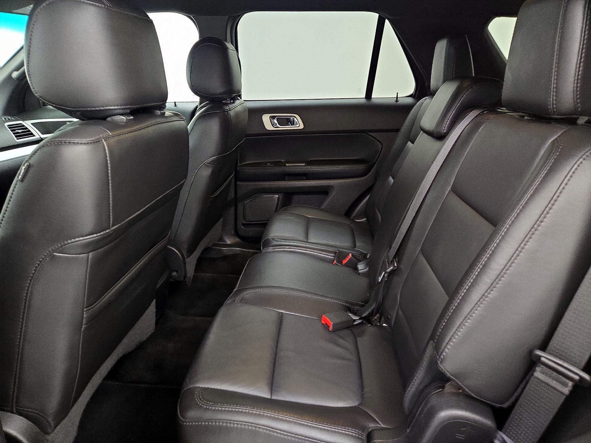 Thumbnail: 2015 Ford Explorer - 20