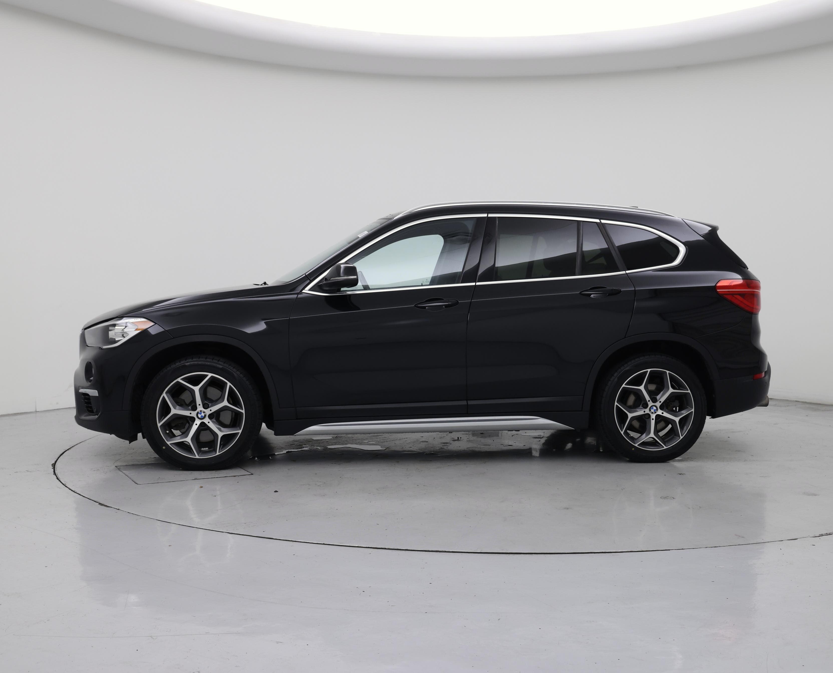 Thumbnail: 2017 BMW X1 - 3