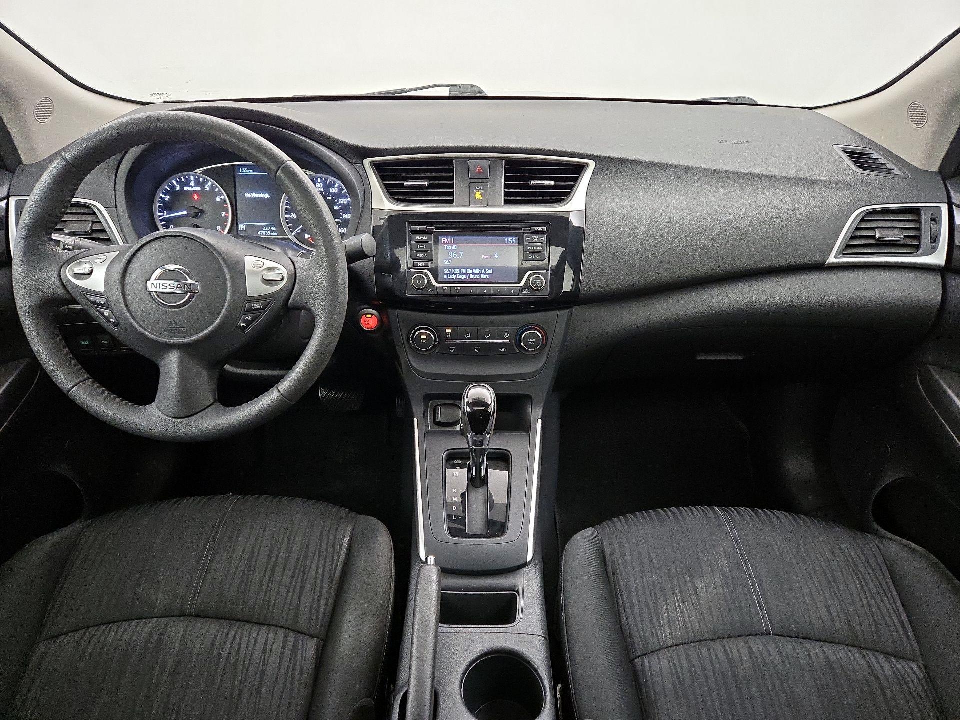 Thumbnail: 2017 Nissan Sentra - 9
