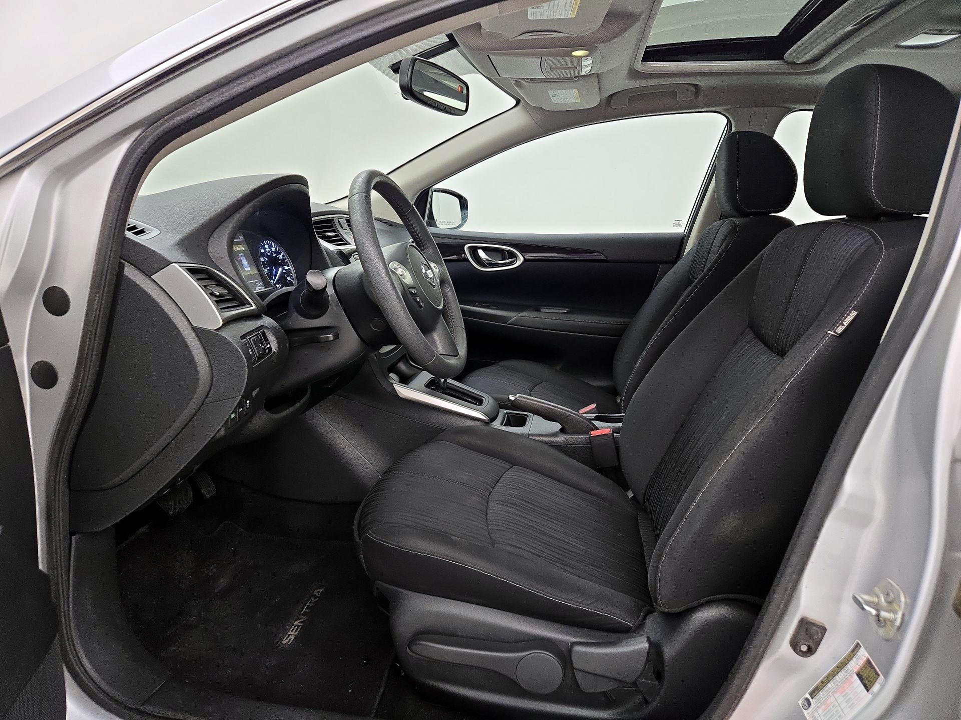 Thumbnail: 2017 Nissan Sentra - 11