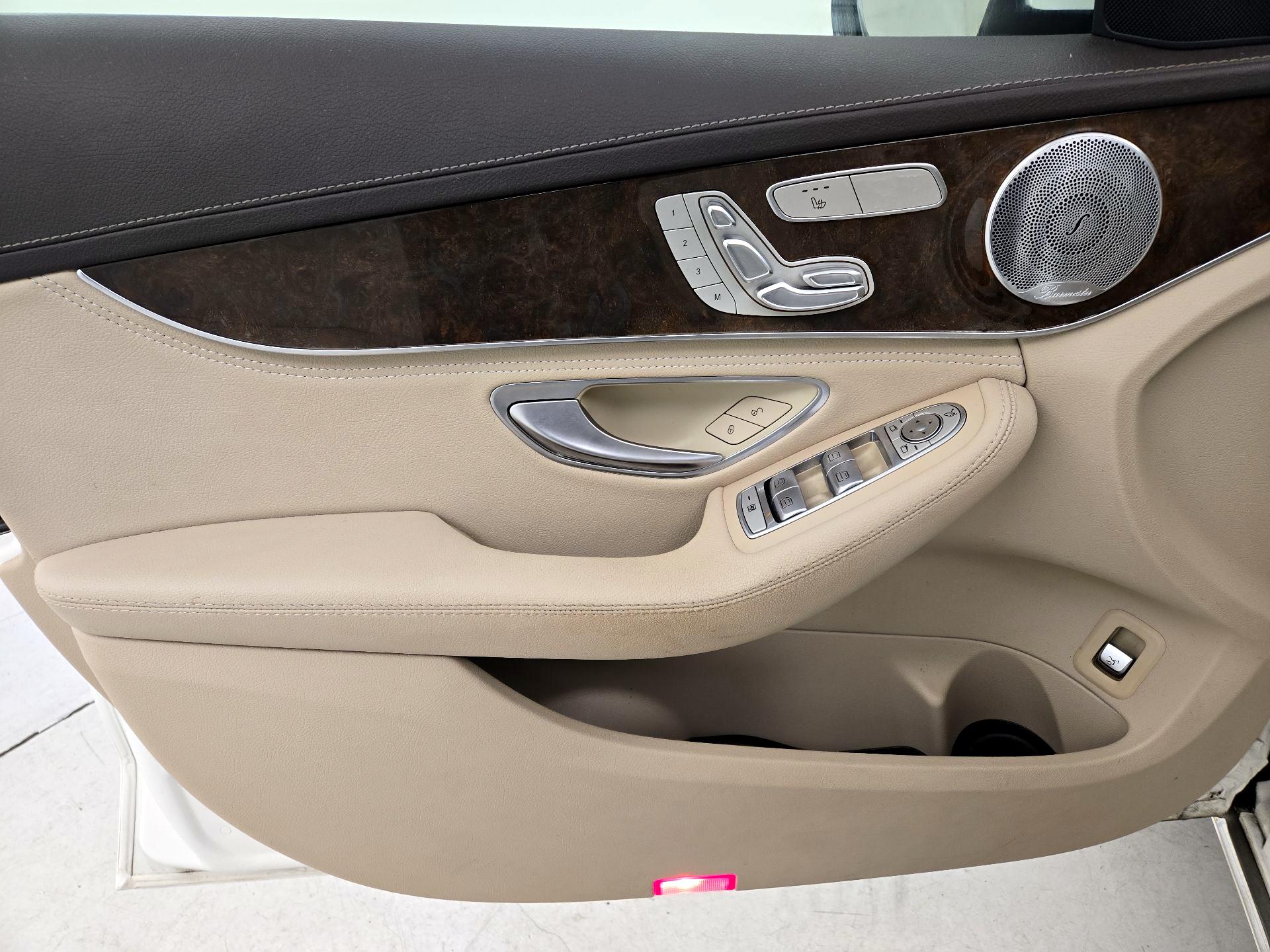 Thumbnail: 2015 Mercedes-Benz C-Class - 12