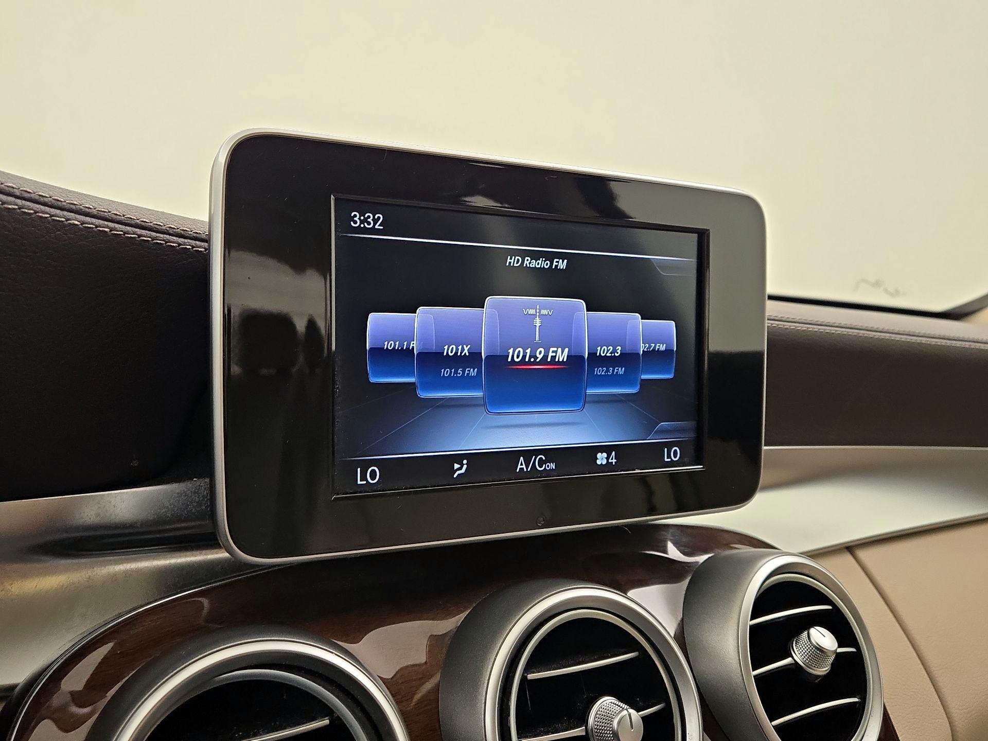 Thumbnail: 2015 Mercedes-Benz C-Class - 15