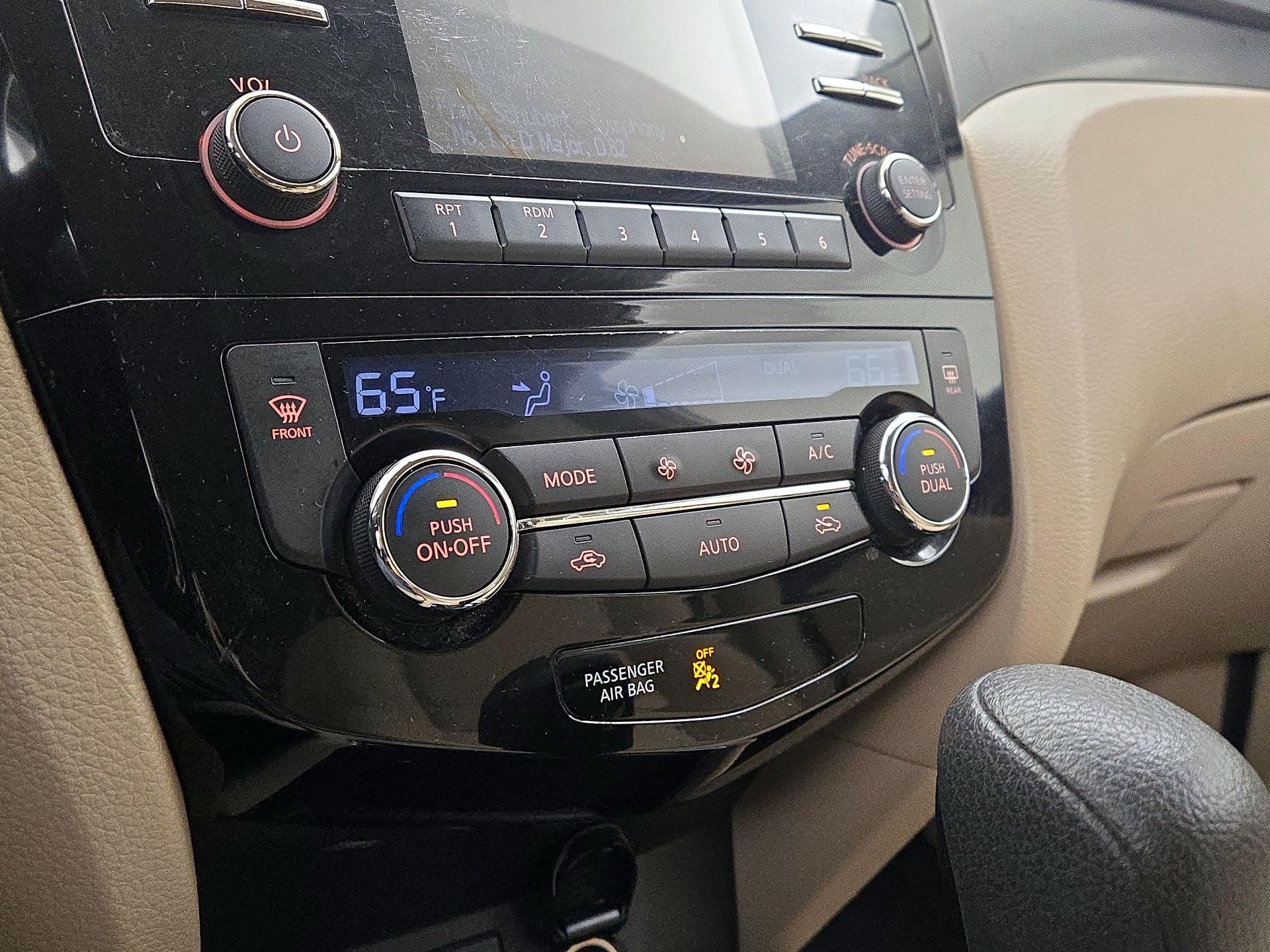 Thumbnail: 2016 Nissan Rogue - 16